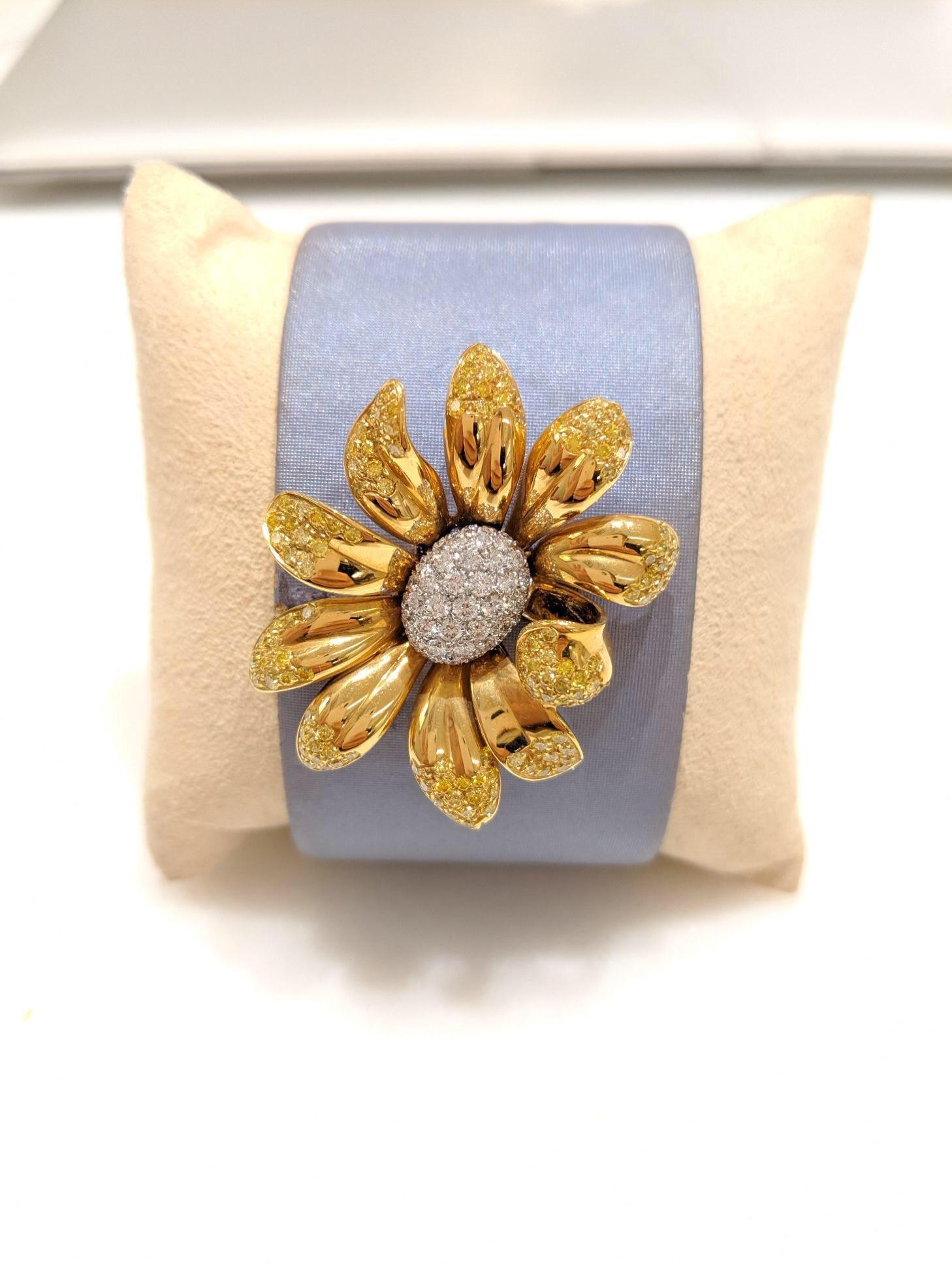 18Kt Gold Daisy Cuff Bracelet with 1.63 Carat Yellow & 1.17 Carat White Diamonds For Sale 1