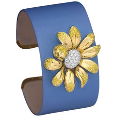 Bracelet manchette marguerite en or 18 carats avec diamants jaunes 1,63 carat et blancs 1,17 carat