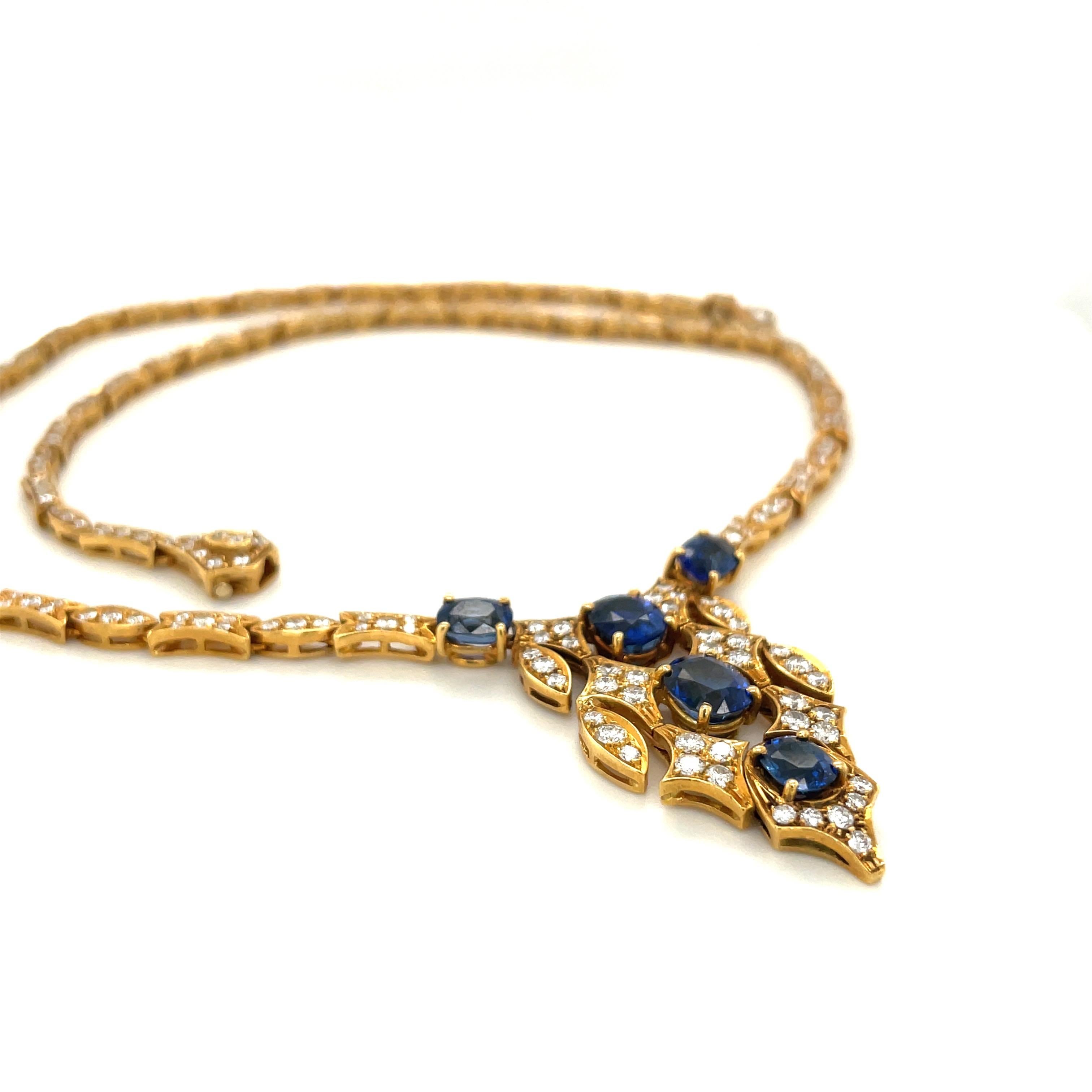 Oval Cut 18kt Yellow Gold Diamond 4.24ct & Blue Sapphire 5.54c. Classic Necklace For Sale