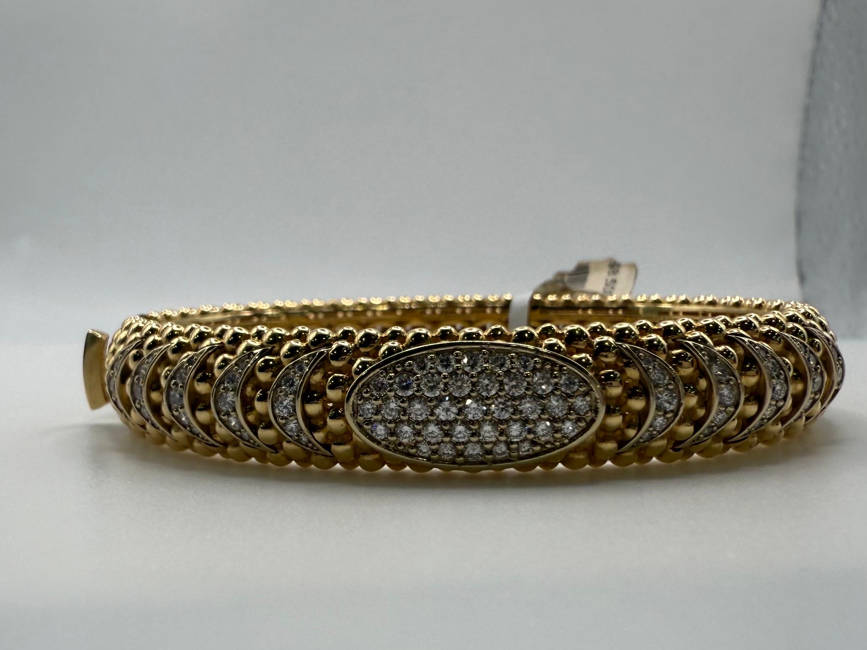 Bracelet en or jaune 18KT avec diamants 30 grammes Neuf - En vente à Boca Raton, FL