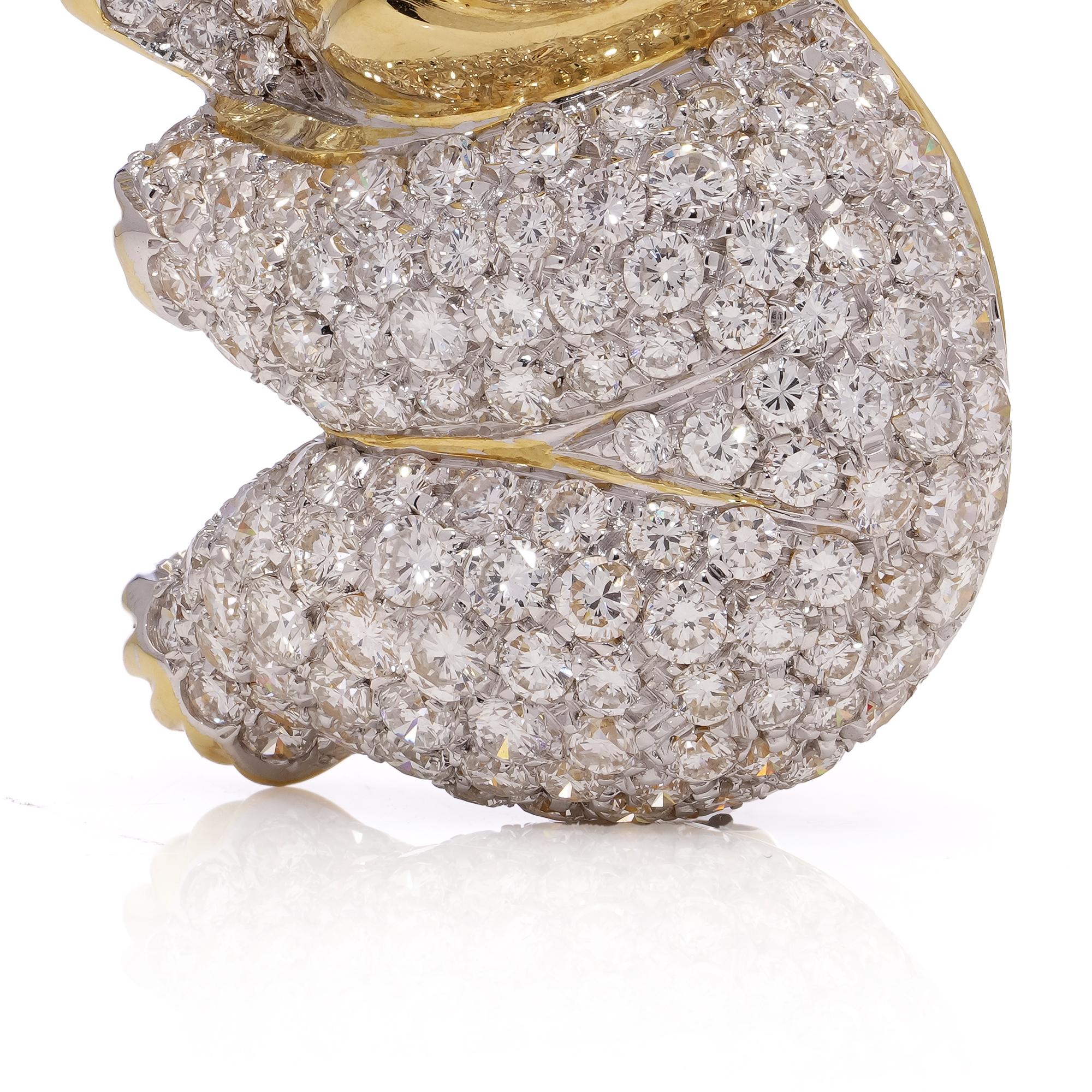 18kt yellow gold diamond bear brooch For Sale 1