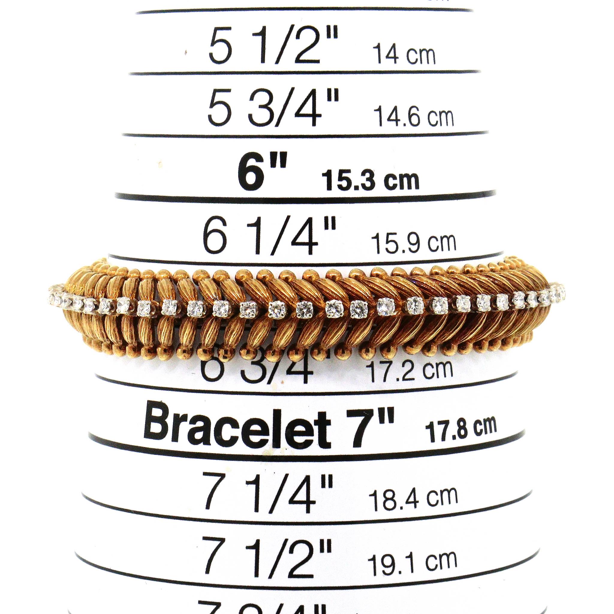 Round Cut 18kt Yellow Gold Diamond Bracelet Vintage 1940s For Sale