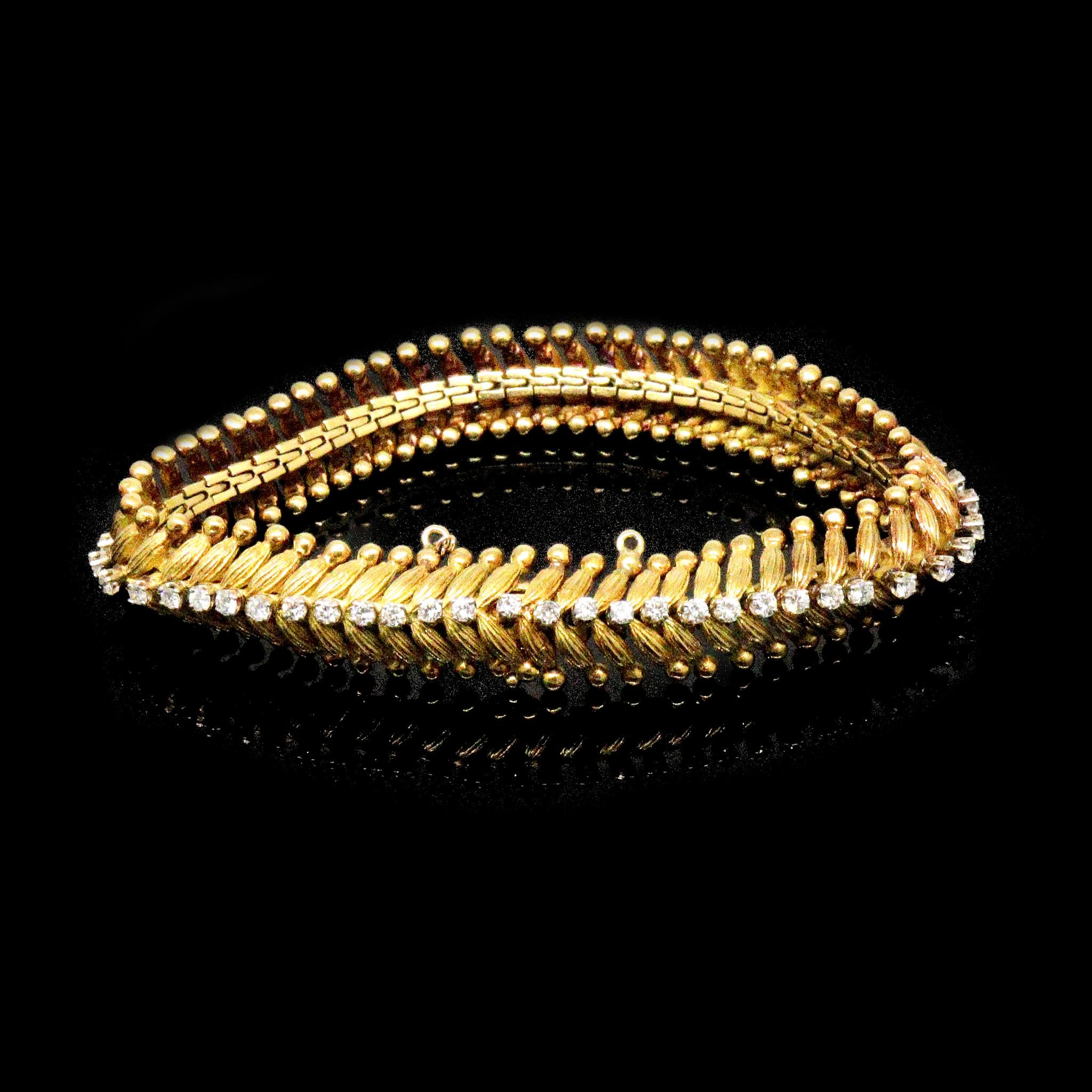 18kt Yellow Gold Diamond Bracelet Vintage 1940s In Good Condition For Sale In New York, NY