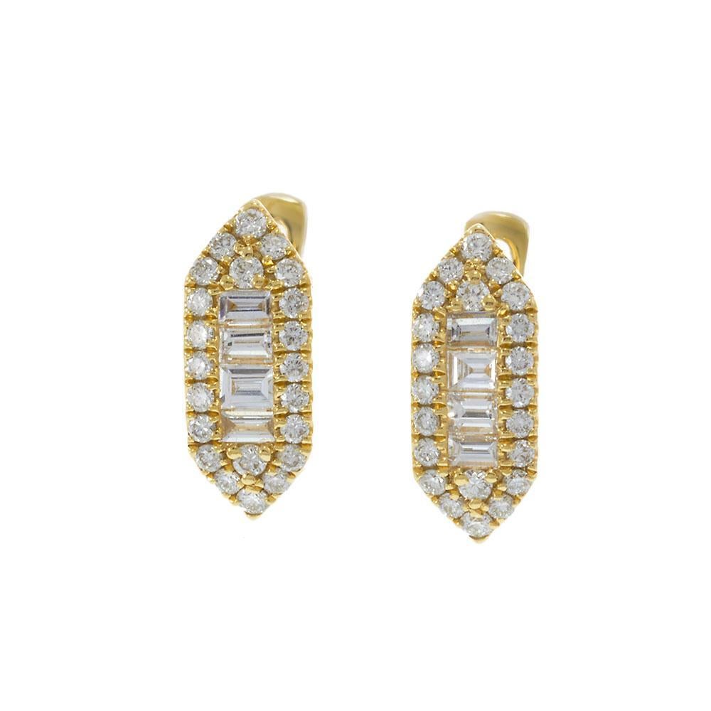 Pendientes Huggie de Diamantes de Oro Amarillo de 18 KT con Tallas Redonda y Baguette en Nuevo estado para la venta en New York, NY