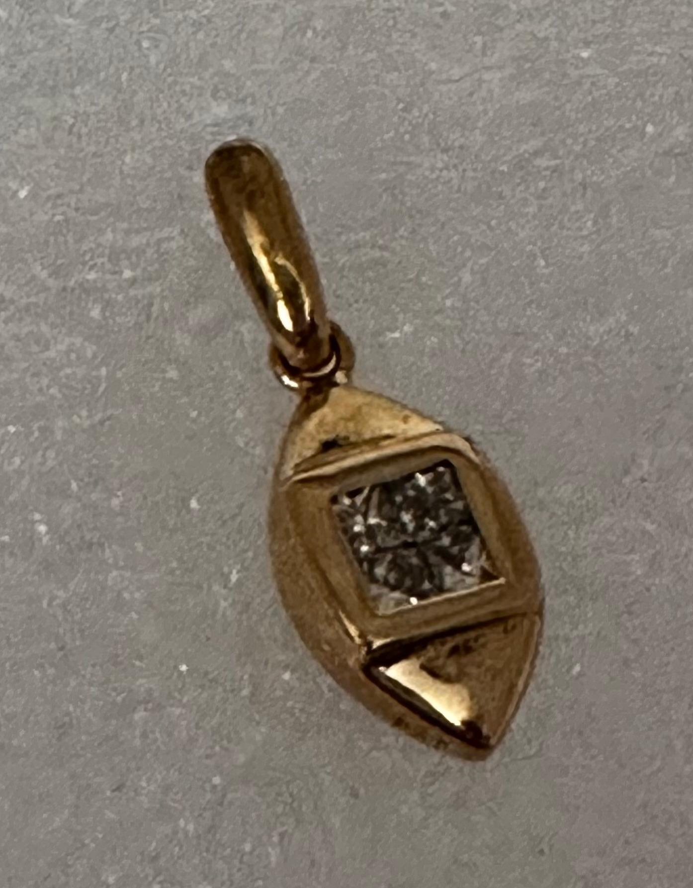 18 Karat Gelbgold Diamant-Anhänger 4-2pt. Diamanten im Prinzessinnenschliff (Carréschliff) im Angebot