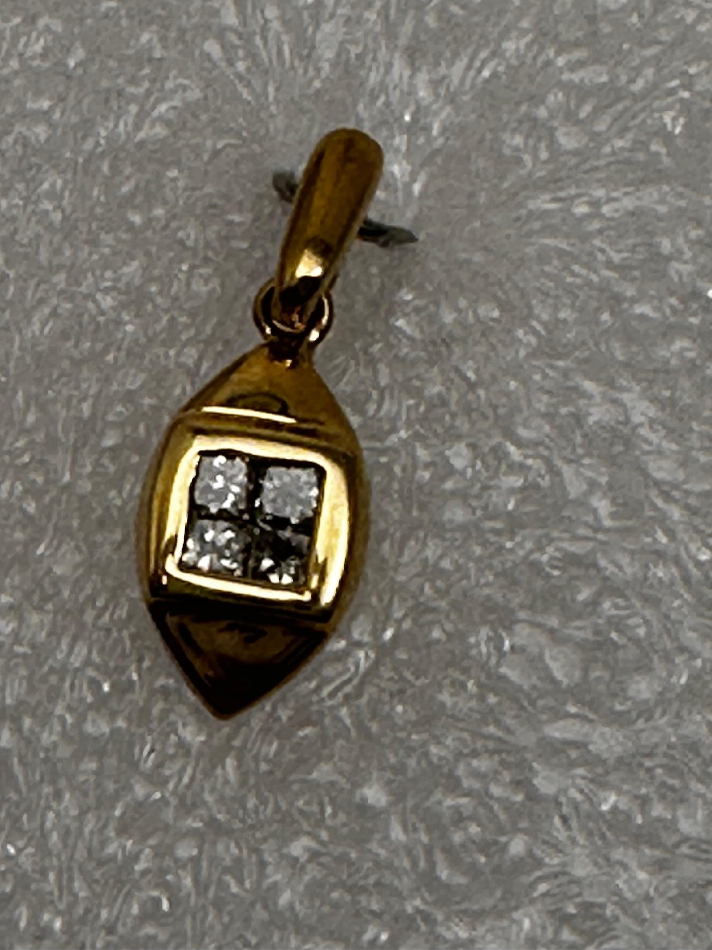 18 Karat Gelbgold Diamant-Anhänger 4-2pt. Diamanten im Prinzessinnenschliff im Angebot 1