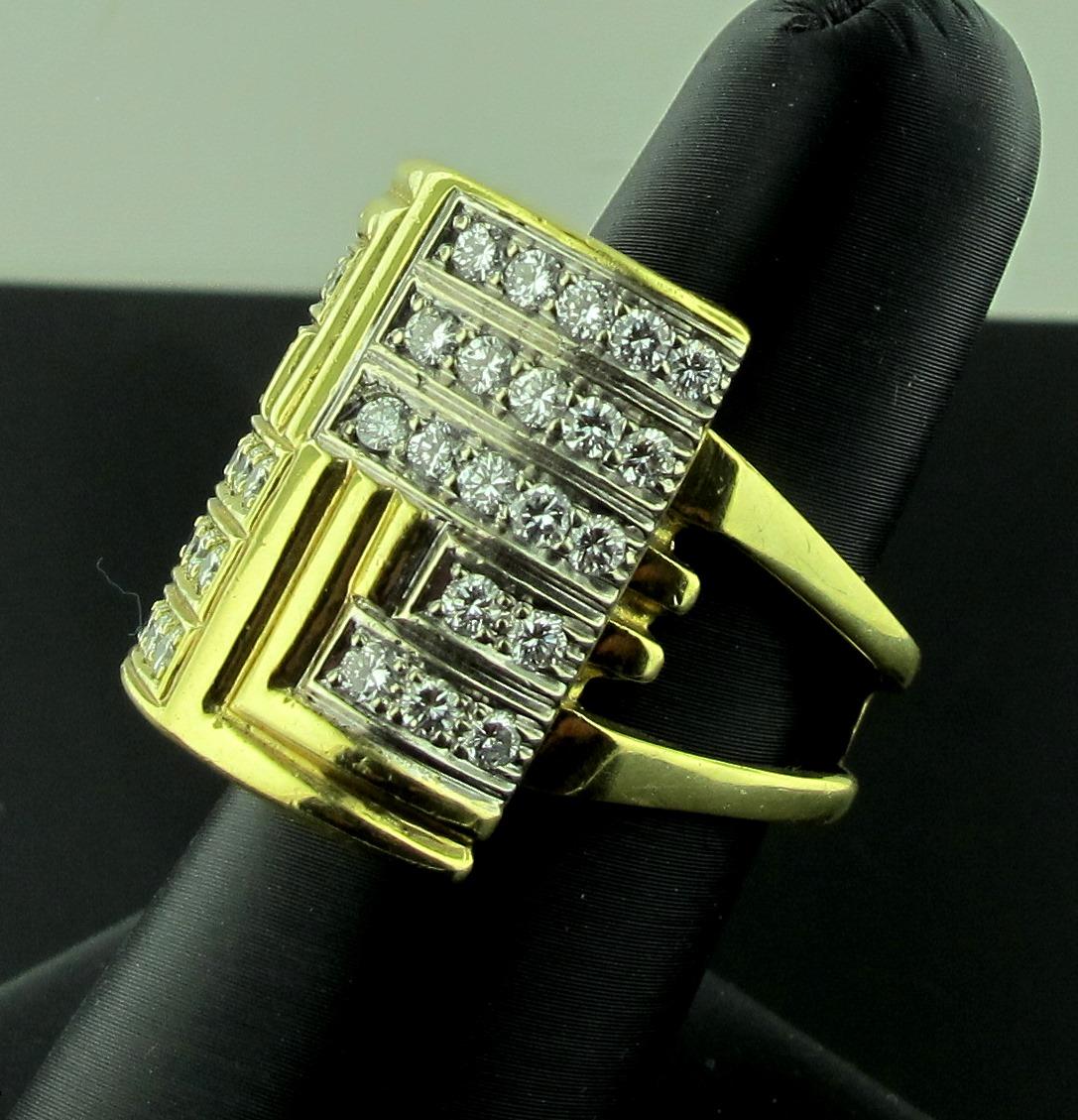 Ring aus 18 Karat Gelbgold und Diamanten (Rundschliff) im Angebot