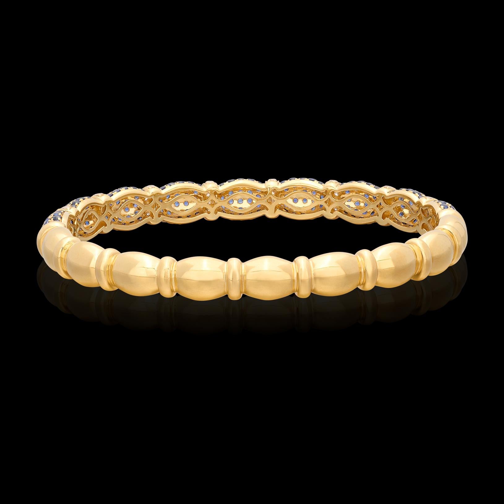 18kt Yellow Gold Diamond & Sapphire Bangle Bracelet For Sale 1