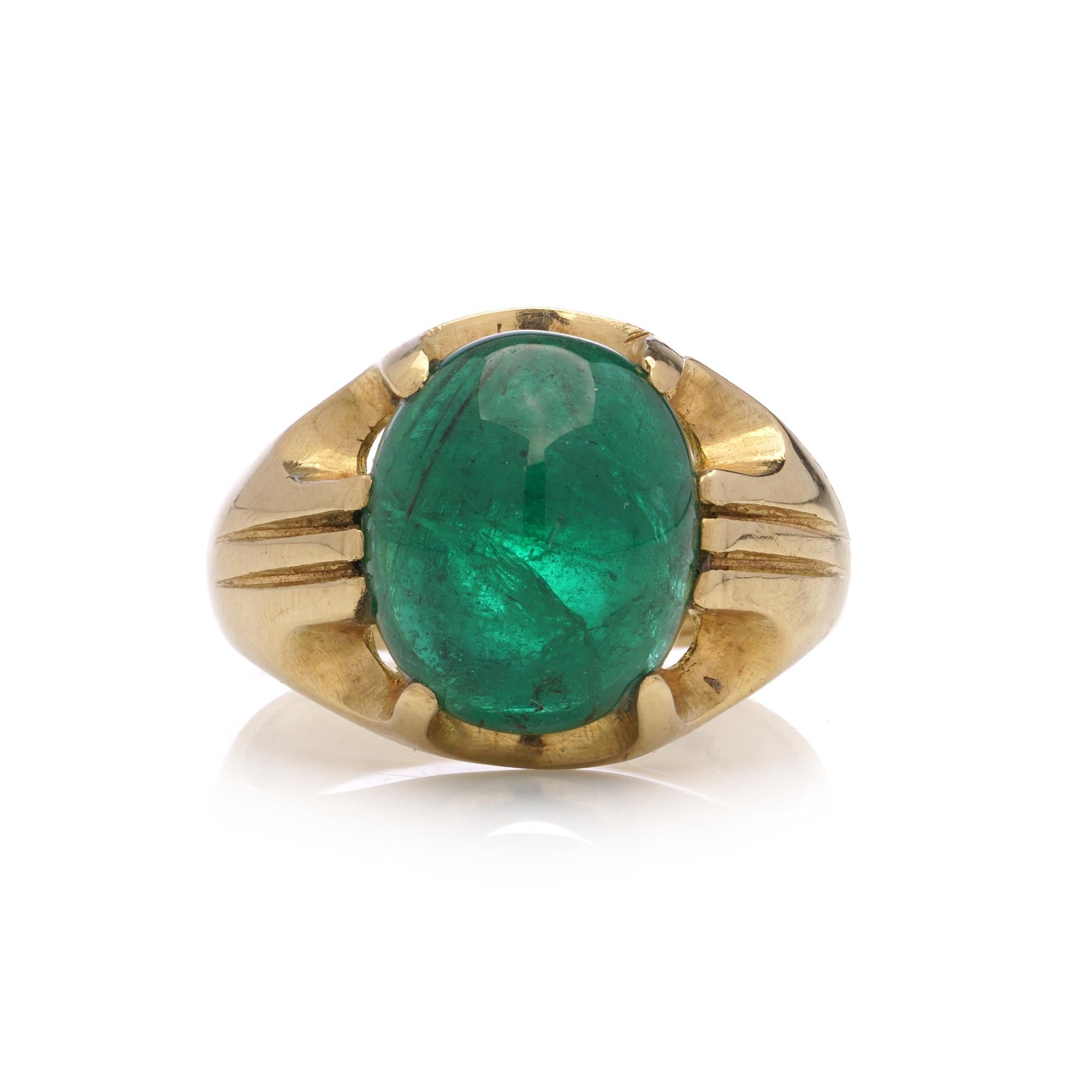 Women's or Men's 18kt. Yellow Gold Dome 7.50 Ct. Cabochon Emerald Ring For Sale