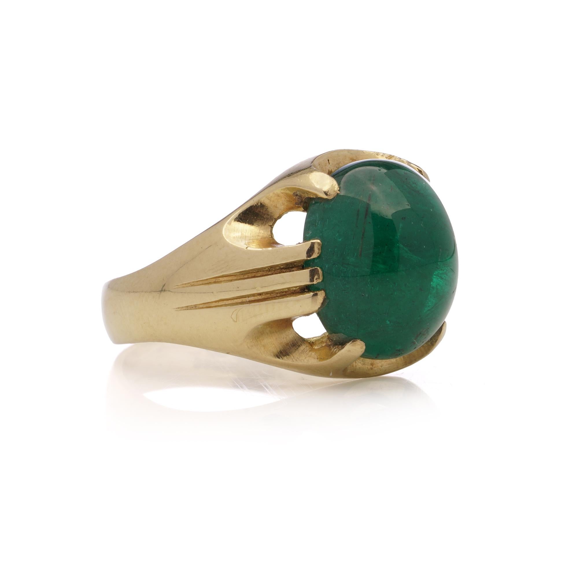 18kt. Yellow Gold Dome 7.50 Ct. Cabochon Emerald Ring For Sale 1