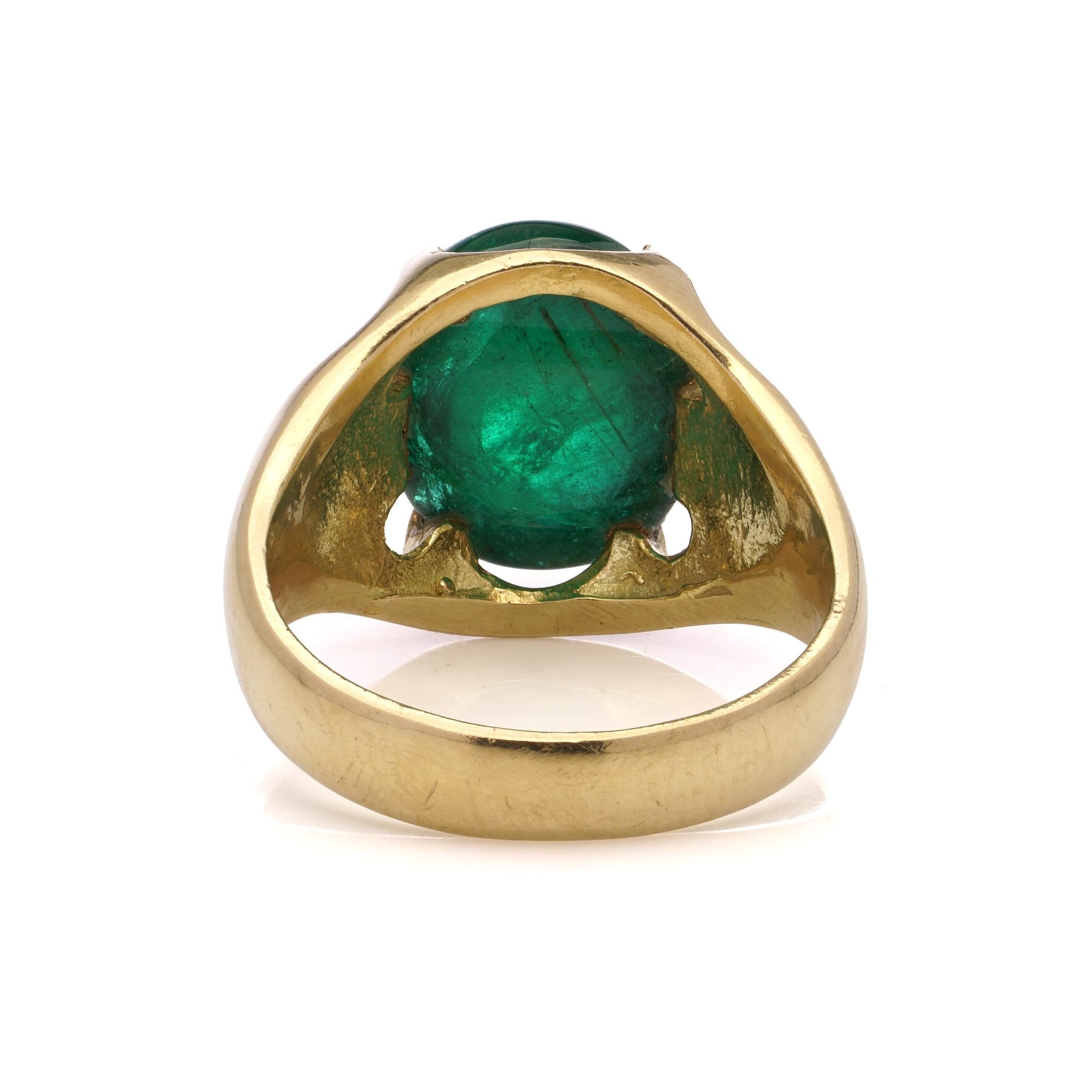 18kt. Yellow Gold Dome 7.50 Ct. Cabochon Emerald Ring For Sale 2