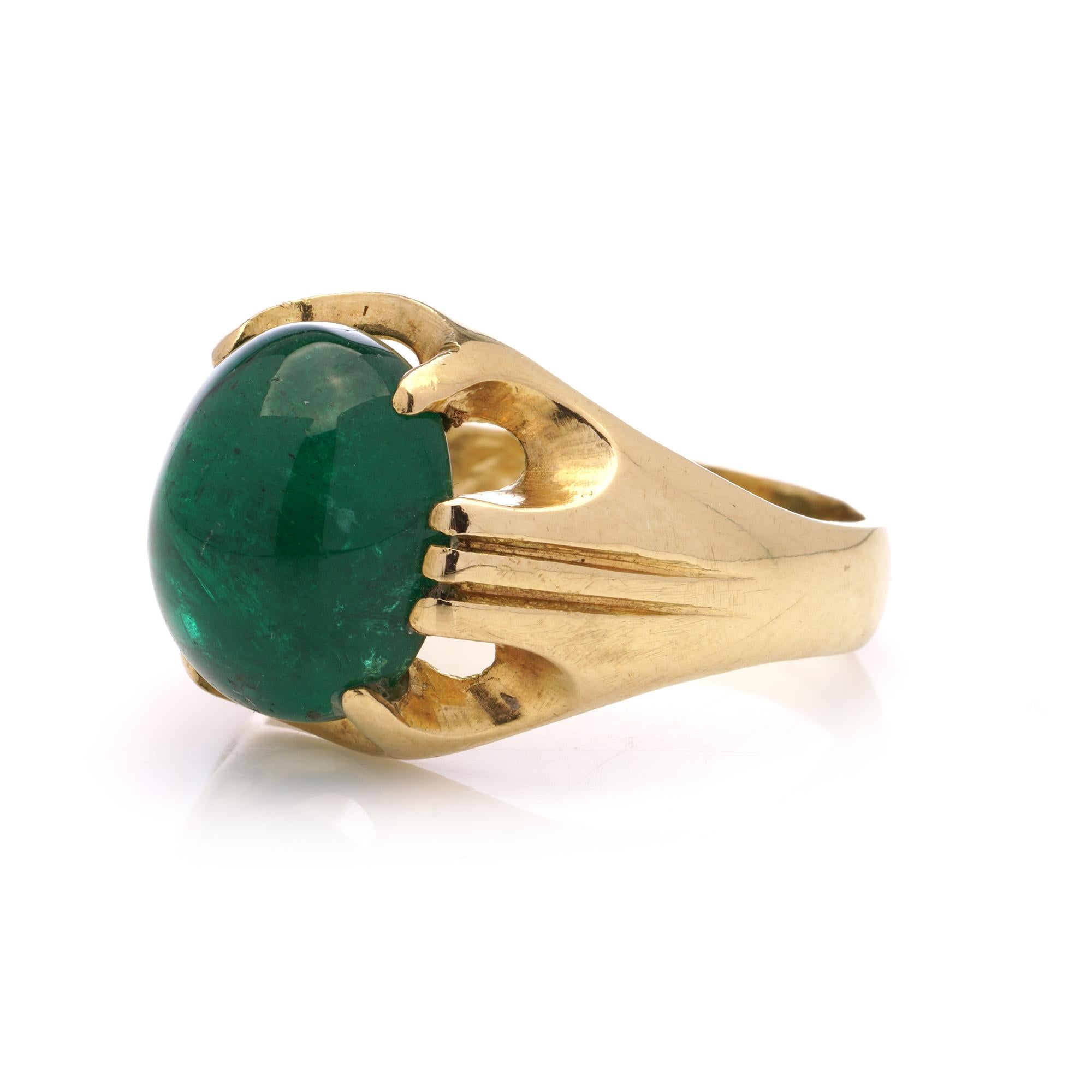 18kt. Yellow Gold Dome 7.50 Ct. Cabochon Emerald Ring For Sale 3