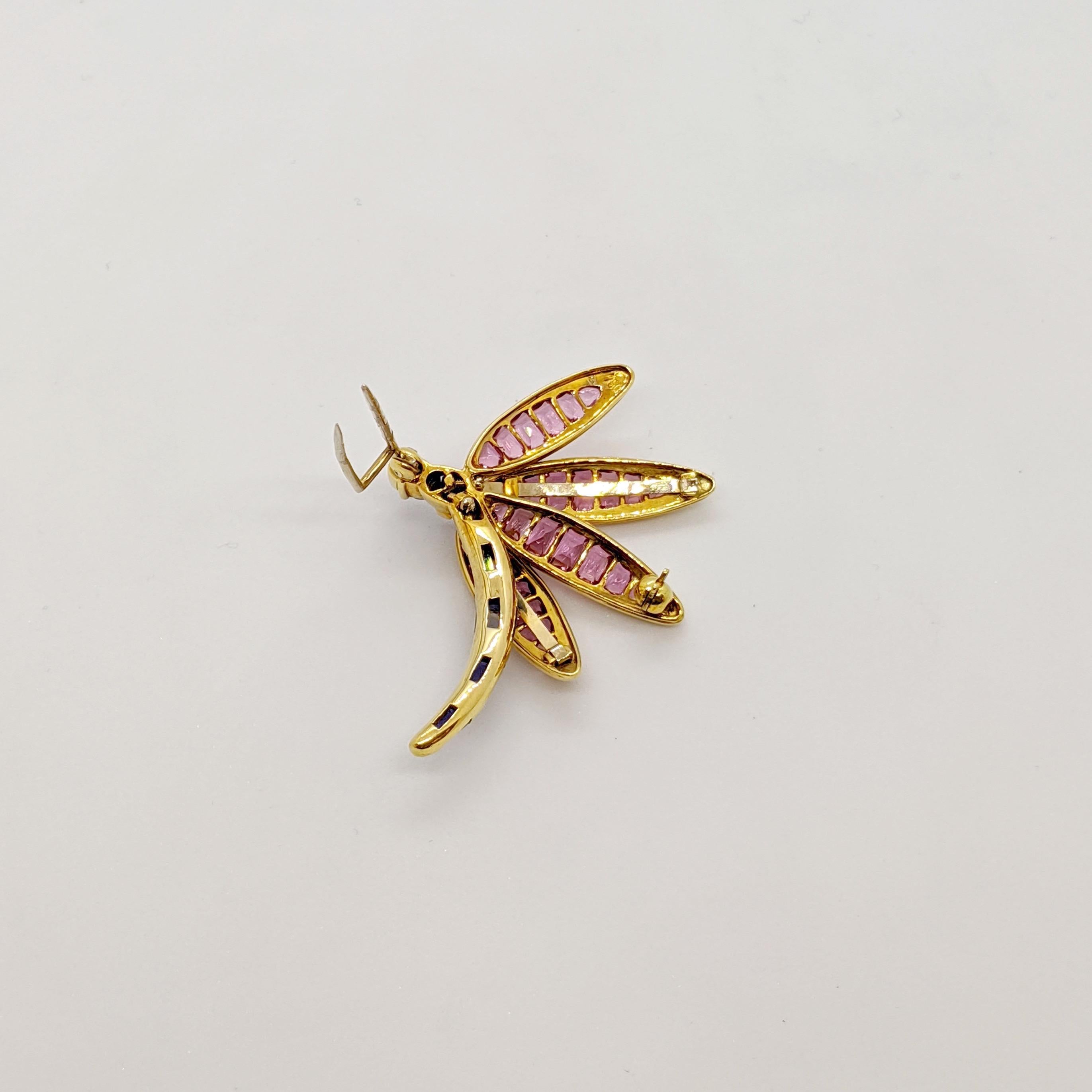 18KT Gelbgold Schmetterlingsbrosche mit 11,50 Karat Rosa Turmalin & 2,90 Karat. Iolith (Baguetteschliff) im Angebot