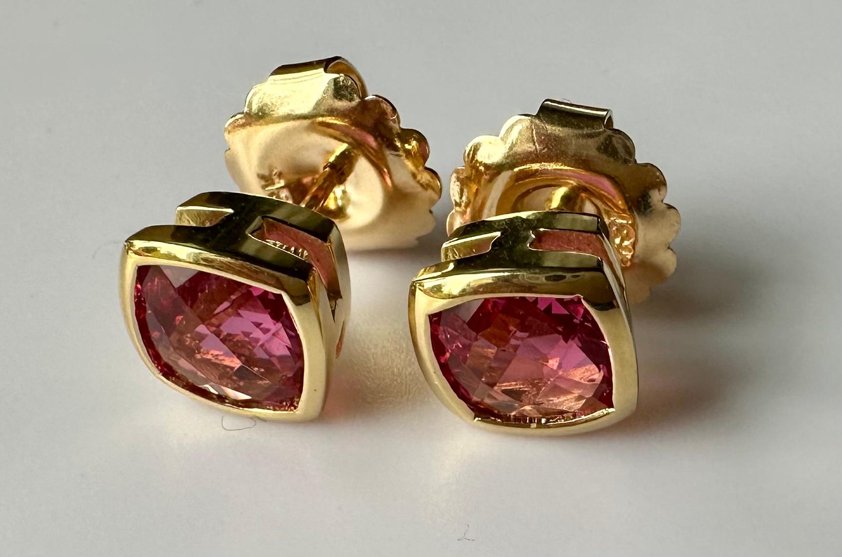 18kt Yellow Gold Earrings set with Cushion Cut Shocking Pink Tourmaline. For Sale 4