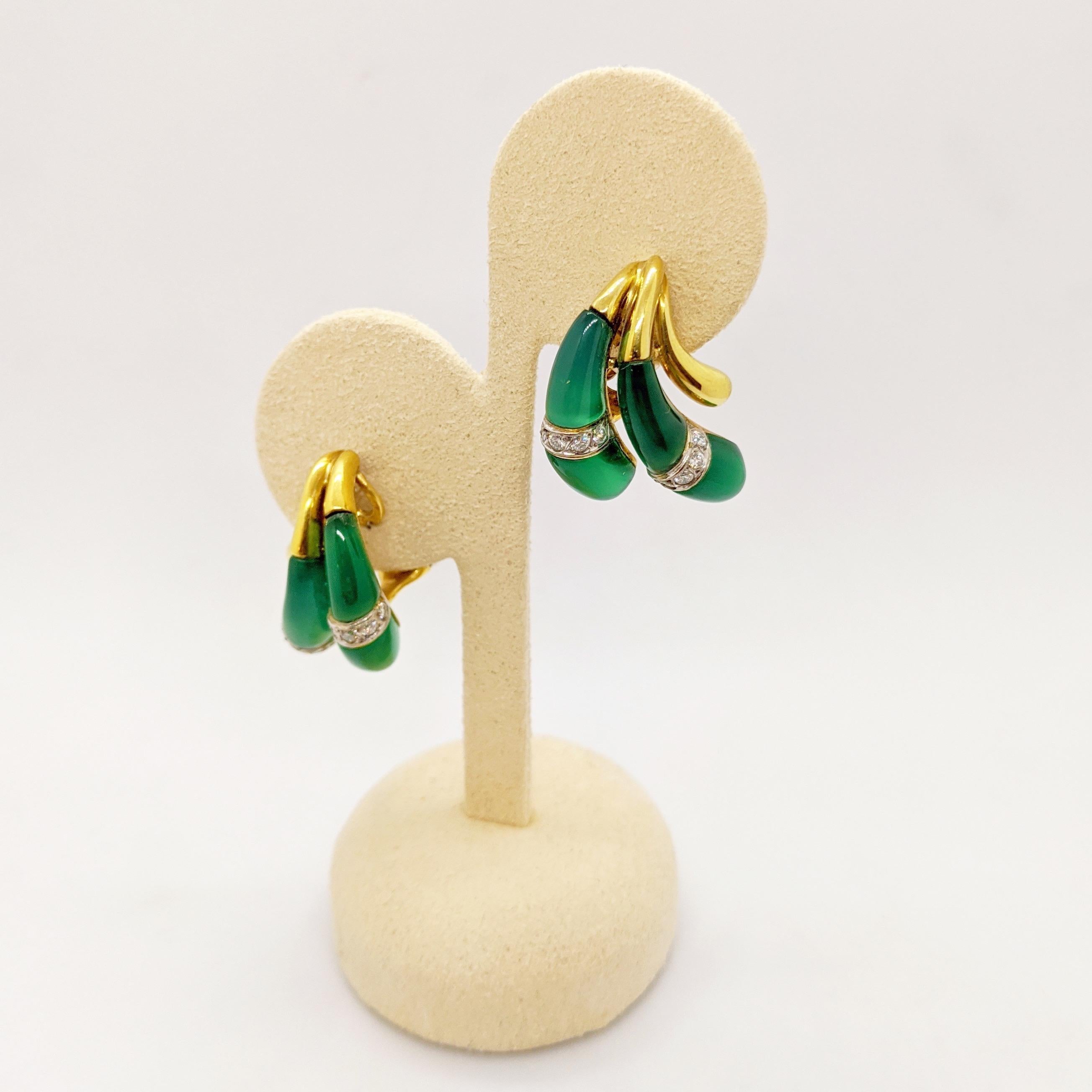 Round Cut 18 Karat Yellow Gold Earrings with Diamond and Chrysoprase For Sale