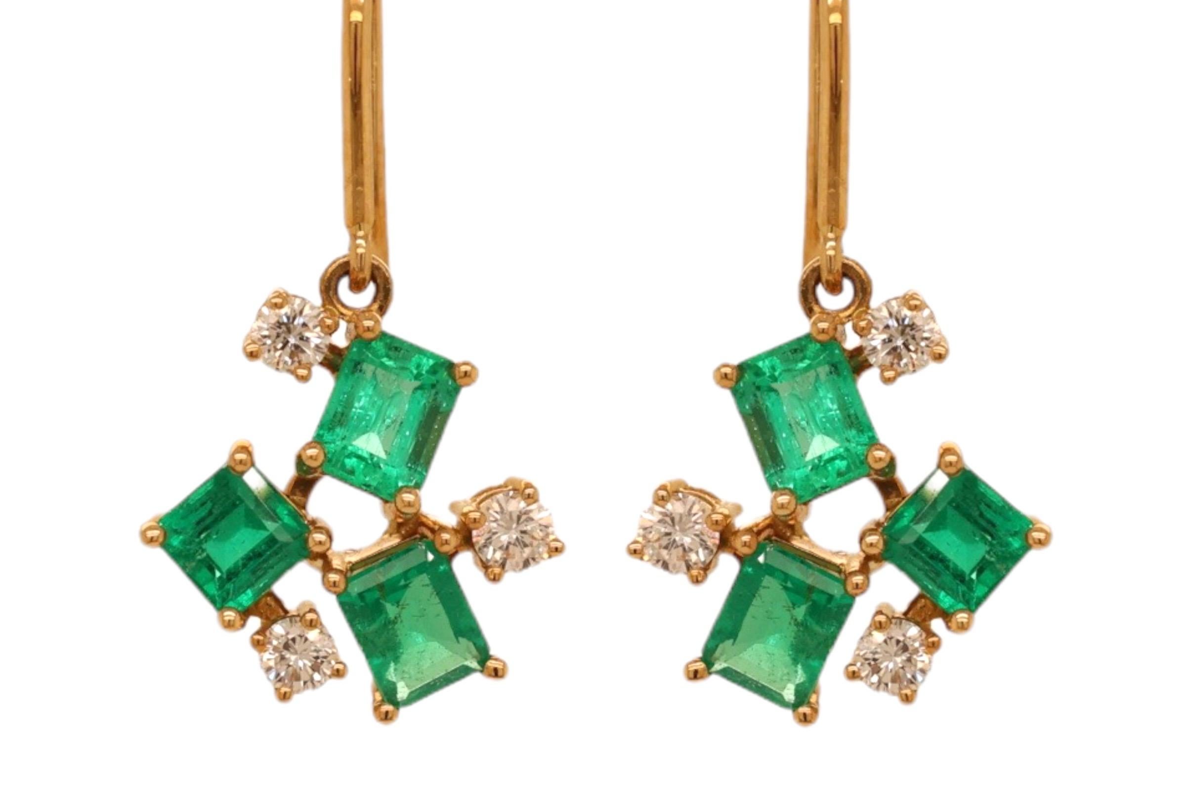 18 Karat Yellow Gold Earrings with Emeralds & Diamonds For Sale 4