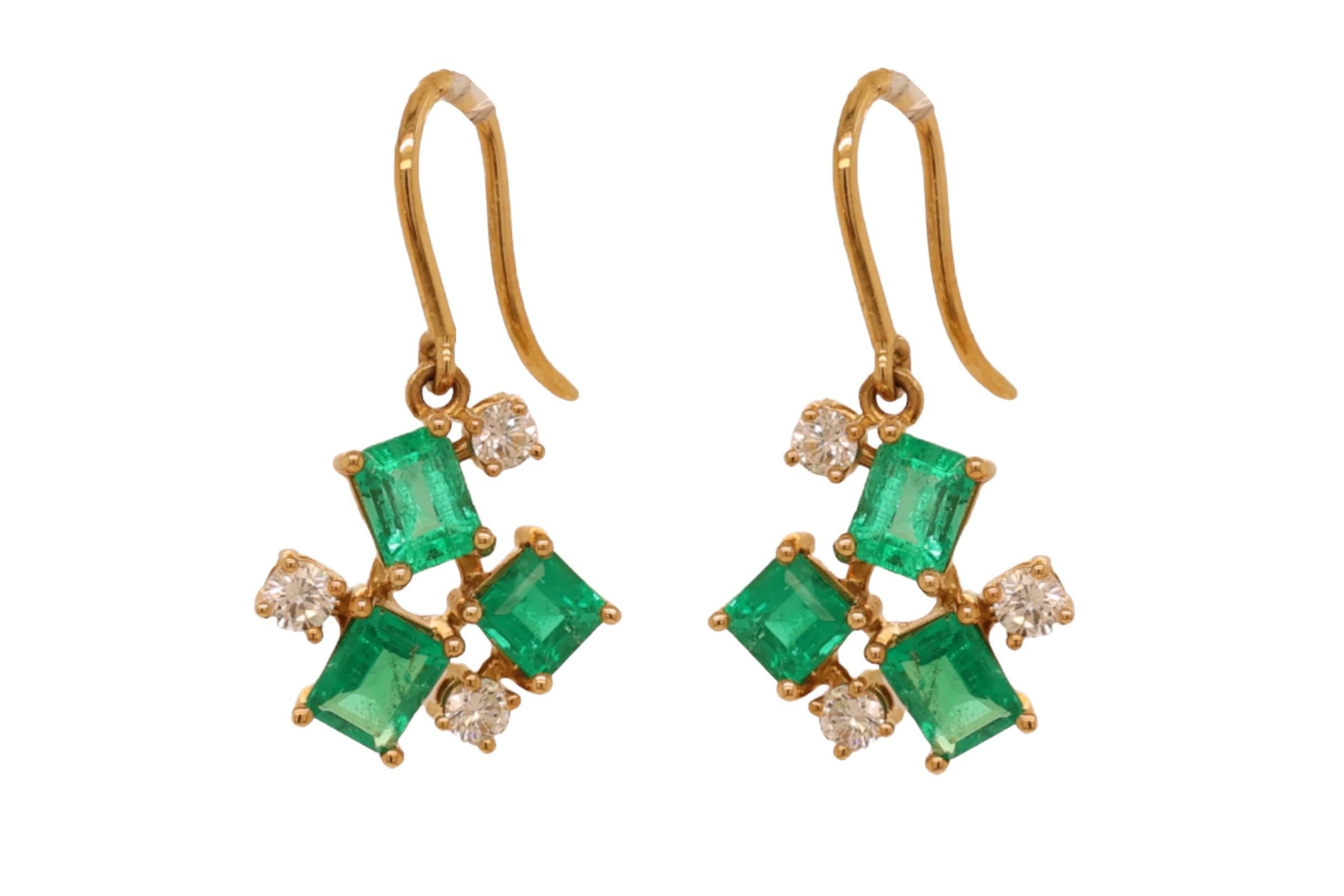 18 Karat Yellow Gold Earrings with Emeralds & Diamonds For Sale 2