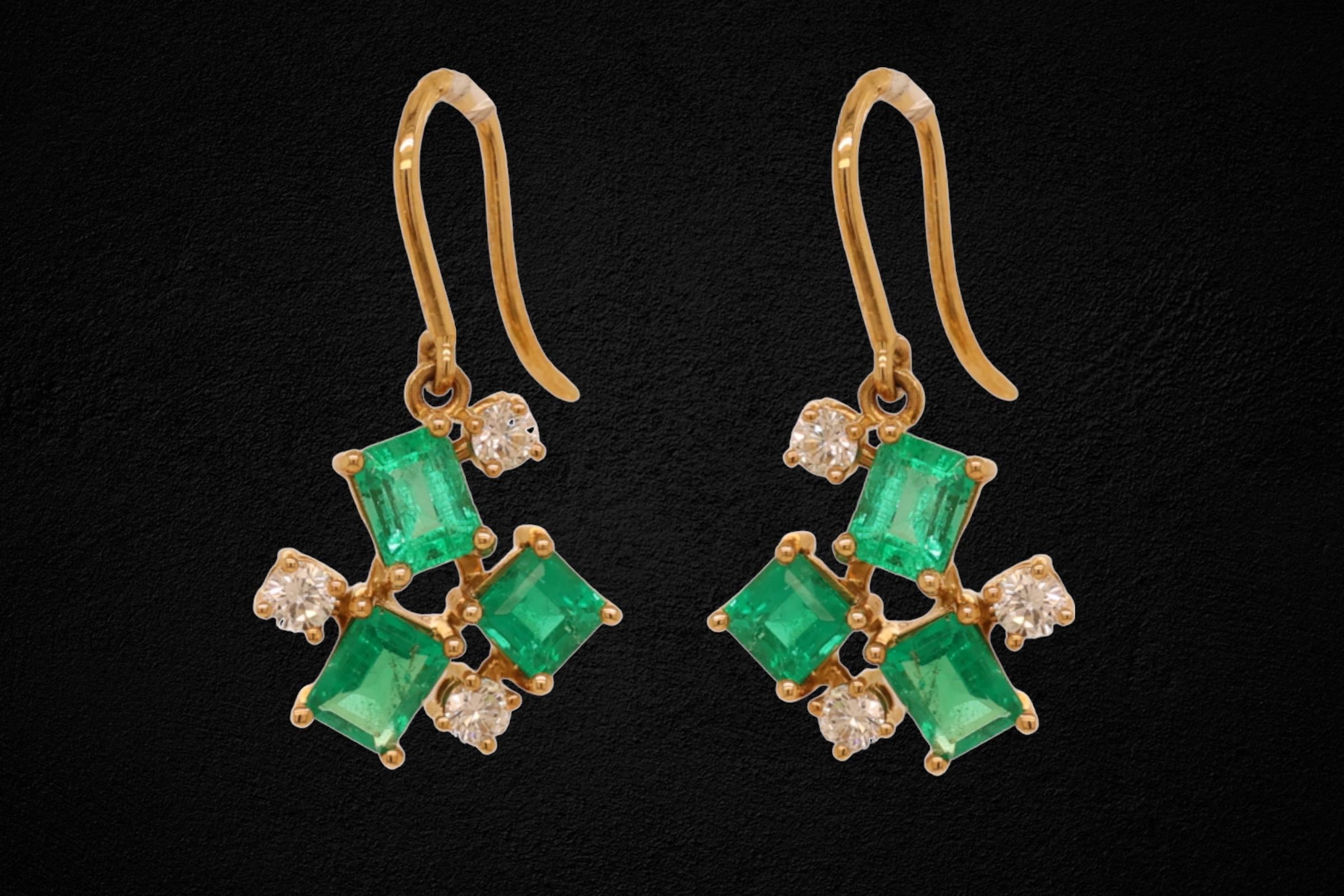 18 Karat Yellow Gold Earrings with Emeralds & Diamonds For Sale 3