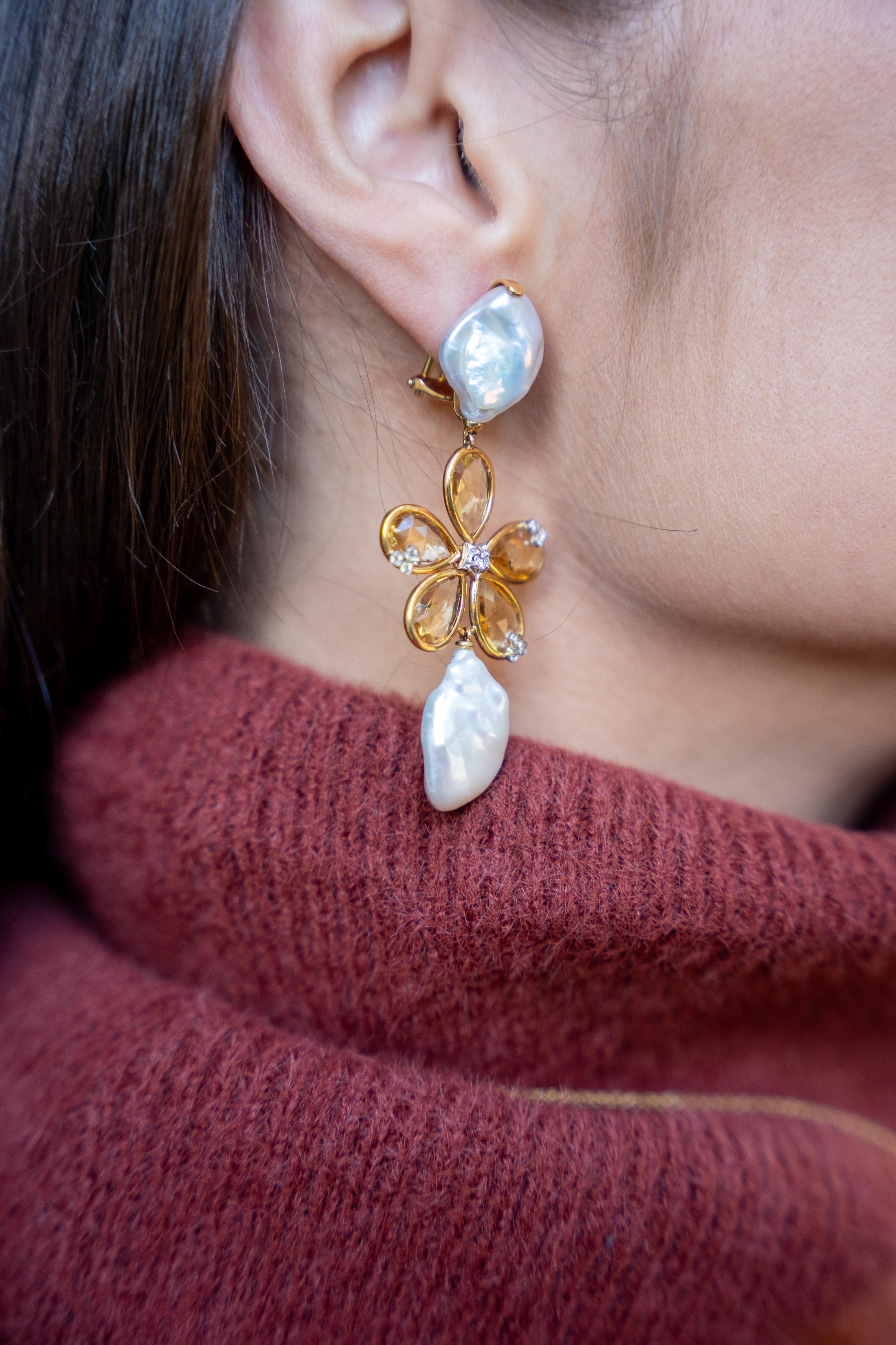 18kt Yellow Gold earrings with flower in Citrine quartz, pearls and diamond In New Condition For Sale In Milano, IT