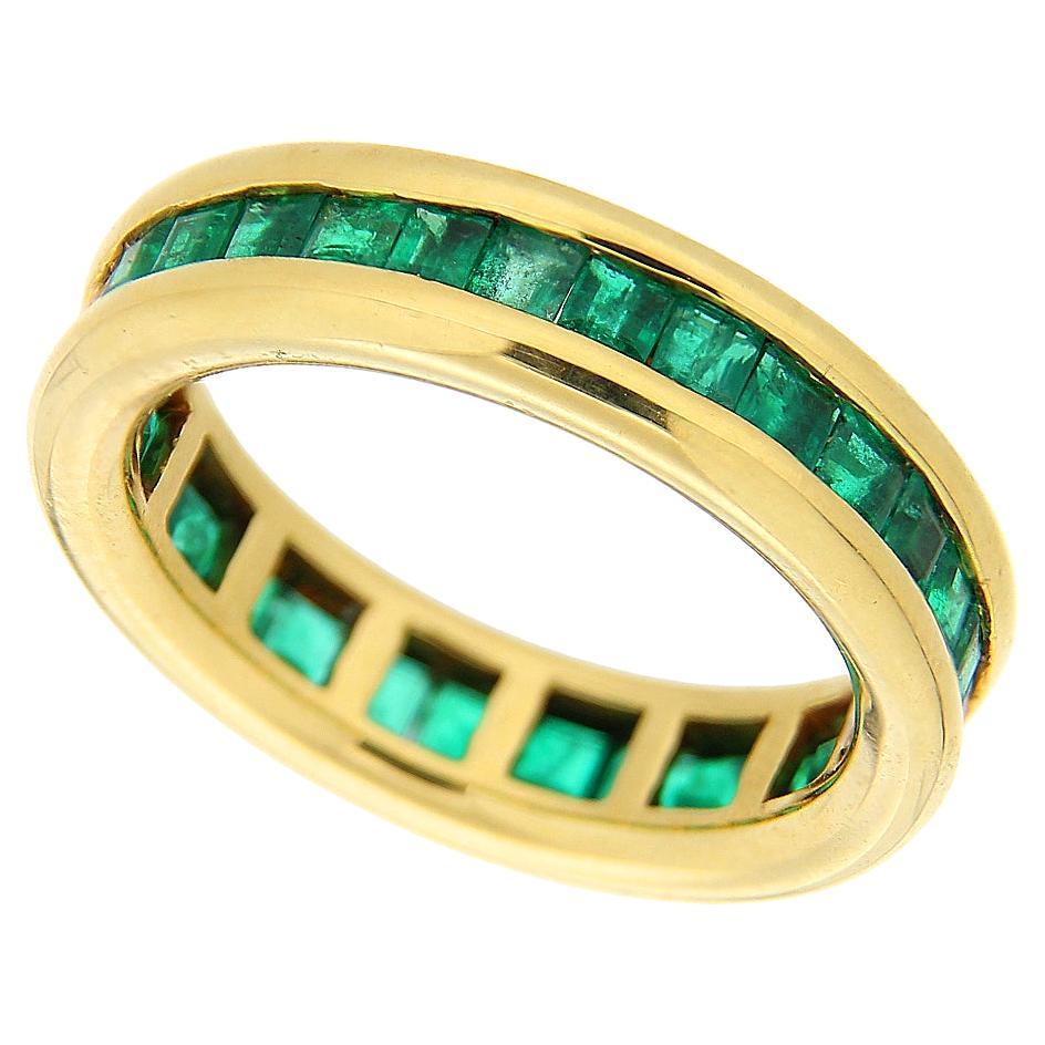 18Kt Yellow Gold Emerald Carrè-cut Riviere Ring For Sale