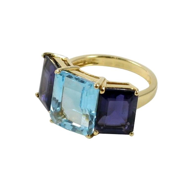 18 Karat Gelbgold Smaragdschliff Ring mit blauem Topas und Iolith im Angebot