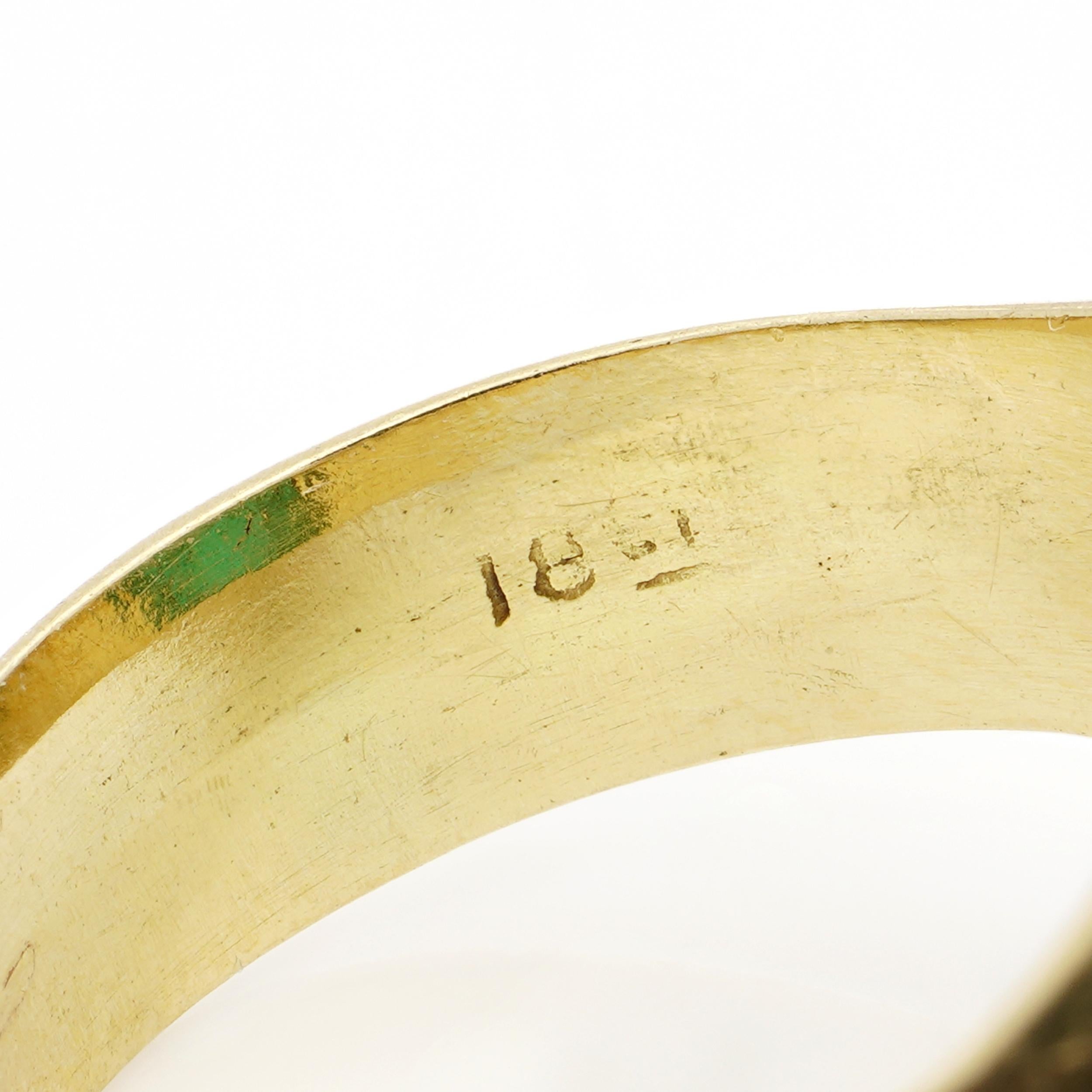 18kt Yellow Gold 9.20ct. Oval Cabochon Brazilian Emerald Dome Ring For Sale 4