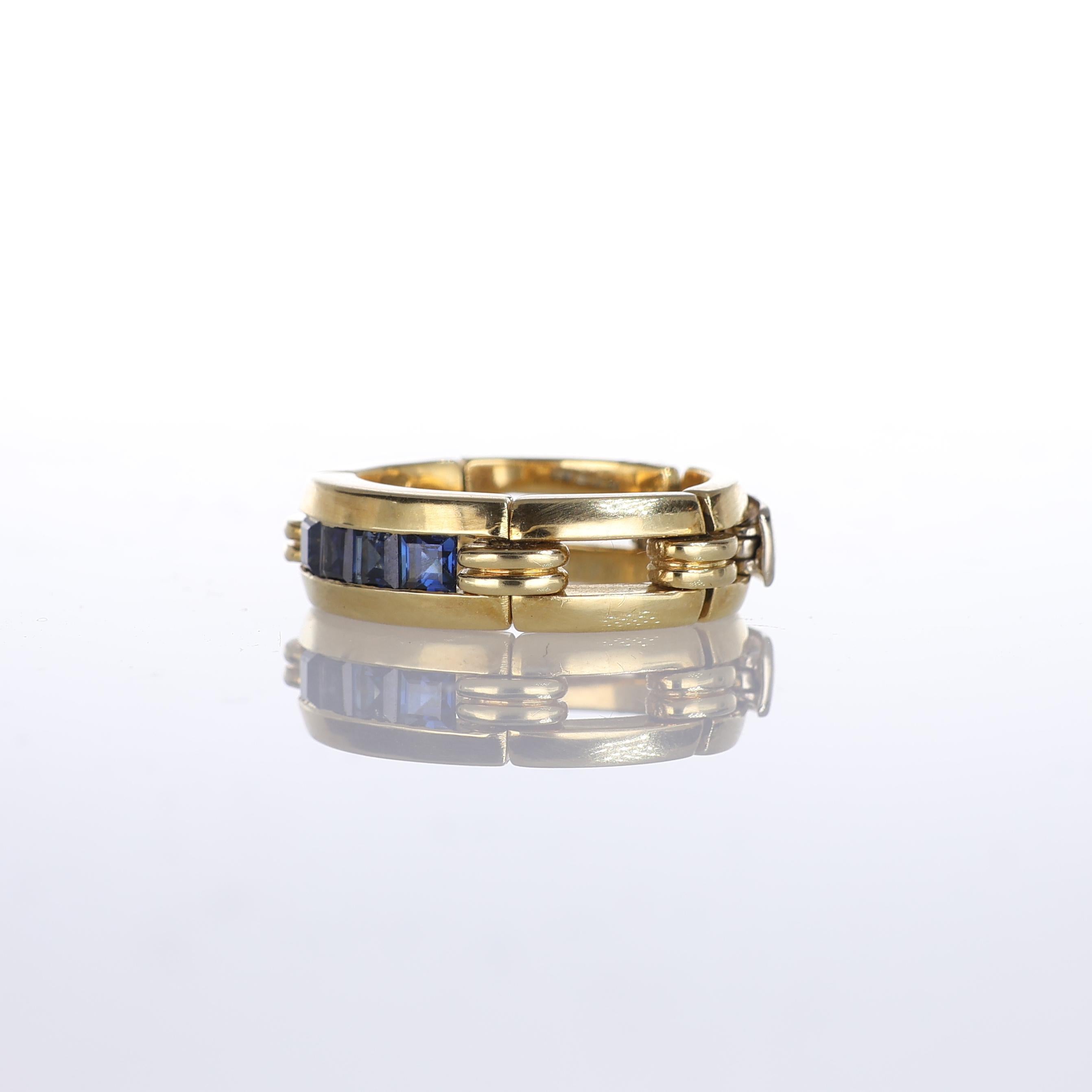 18kt Yellow Gold Flexible Band Ring with Square-Cut Sapphires In New Condition For Sale In Bergamo, BG