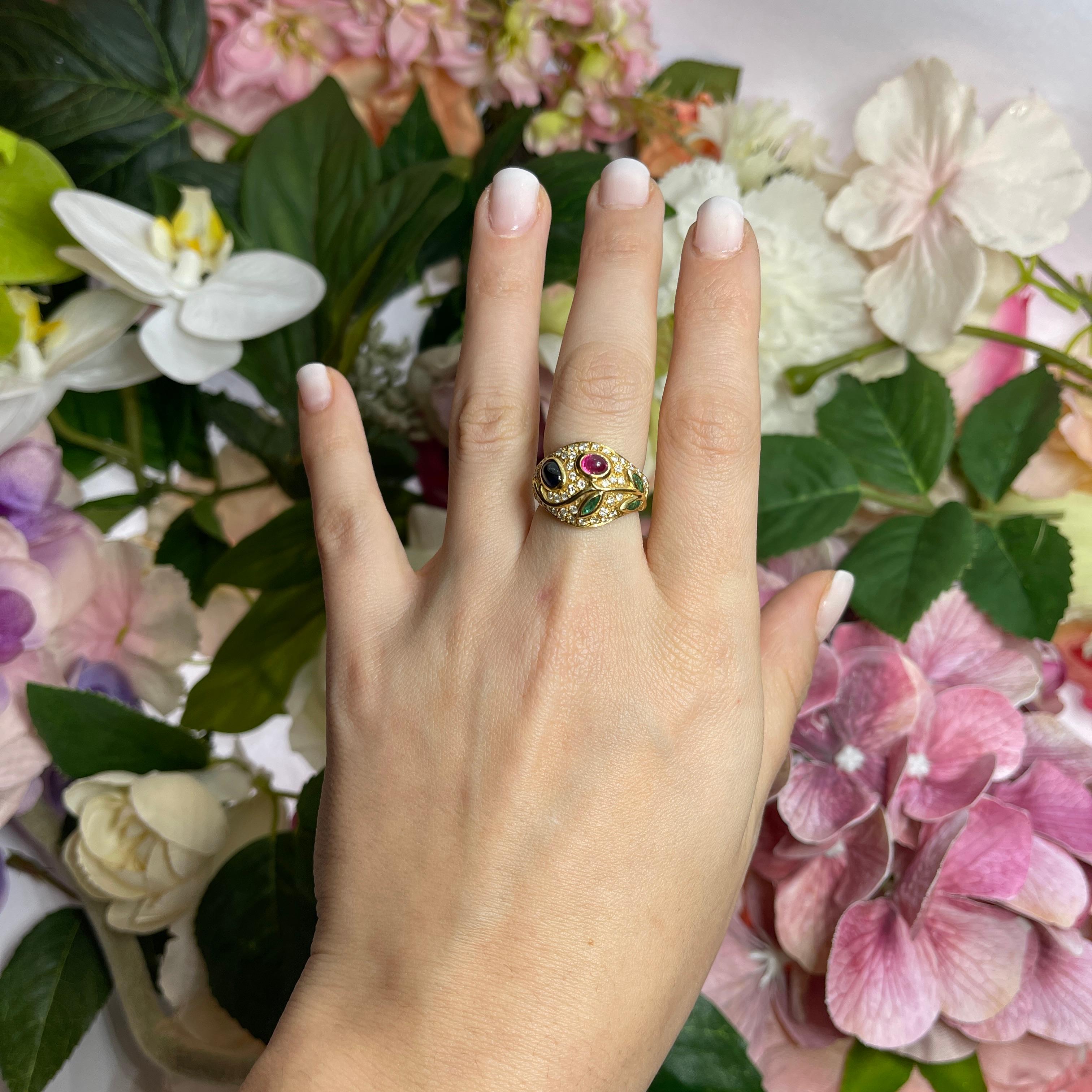 18kt Yellow Gold Floral Design Band Ring with Gemstones For Sale 1
