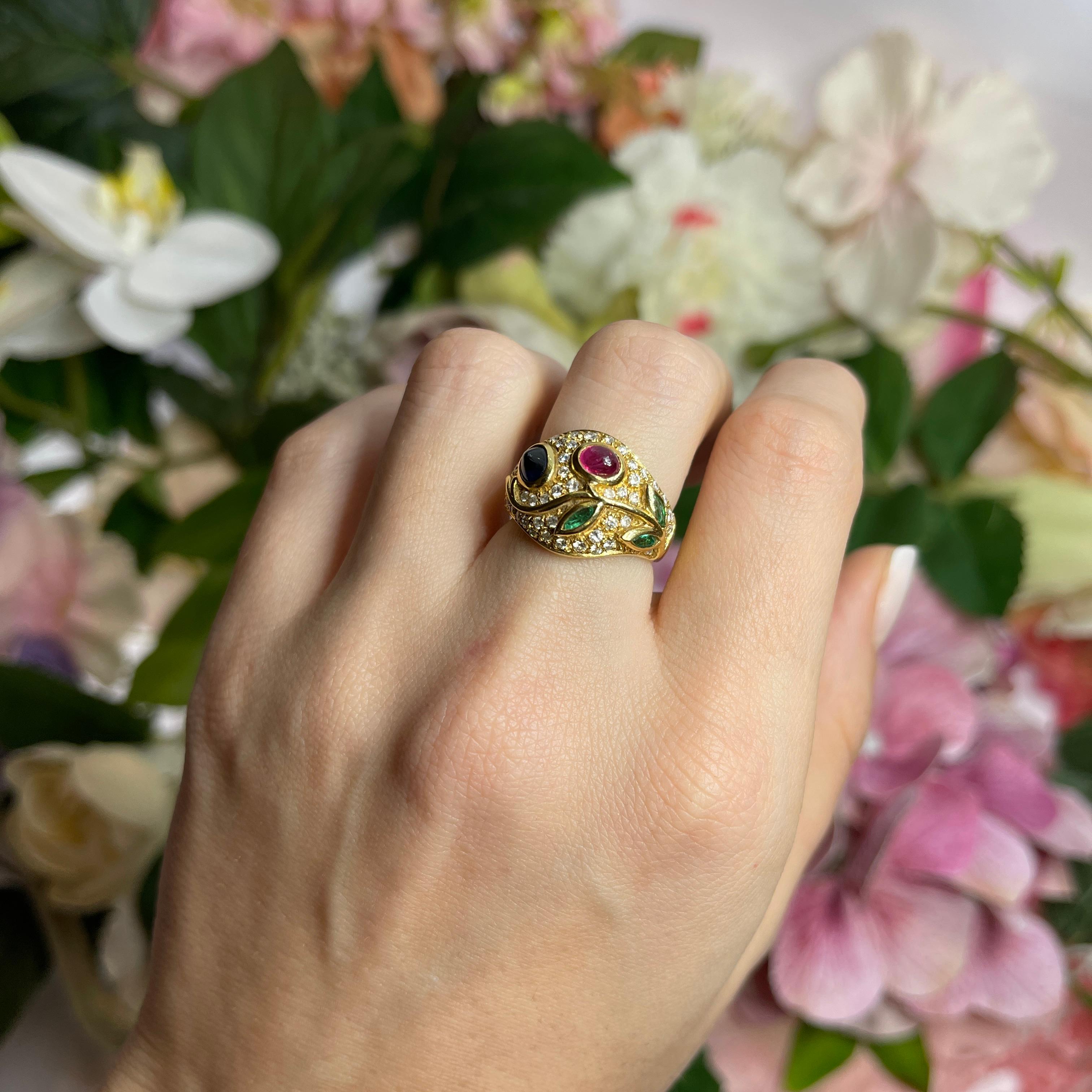 18kt Yellow Gold Floral Design Band Ring with Gemstones For Sale 2