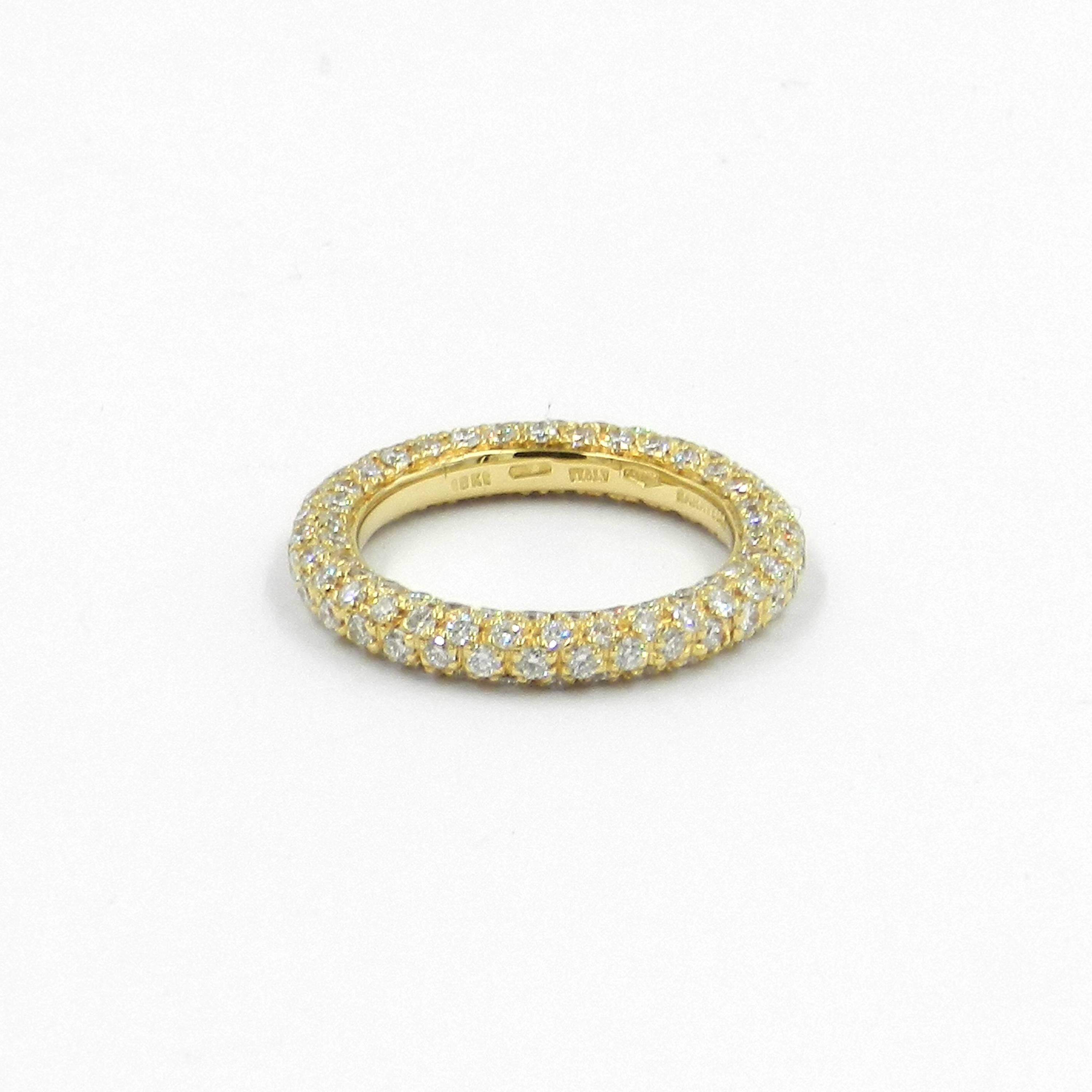 18Kt Yellow Gold  Classic Eternal Pavè Band Ring from GARAVELLI ETERNITY Masterpiece Collection
Finger size 51, US 5.5
ring thinkness mm 3, ring band height 2.5mm
18kt Yellow GOLD gr : 5,00
WHITE DIAMONDS ct : 2,05