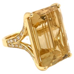 18Kt Yellow Gold Garavelli Ring with White Diamonds & Citrine