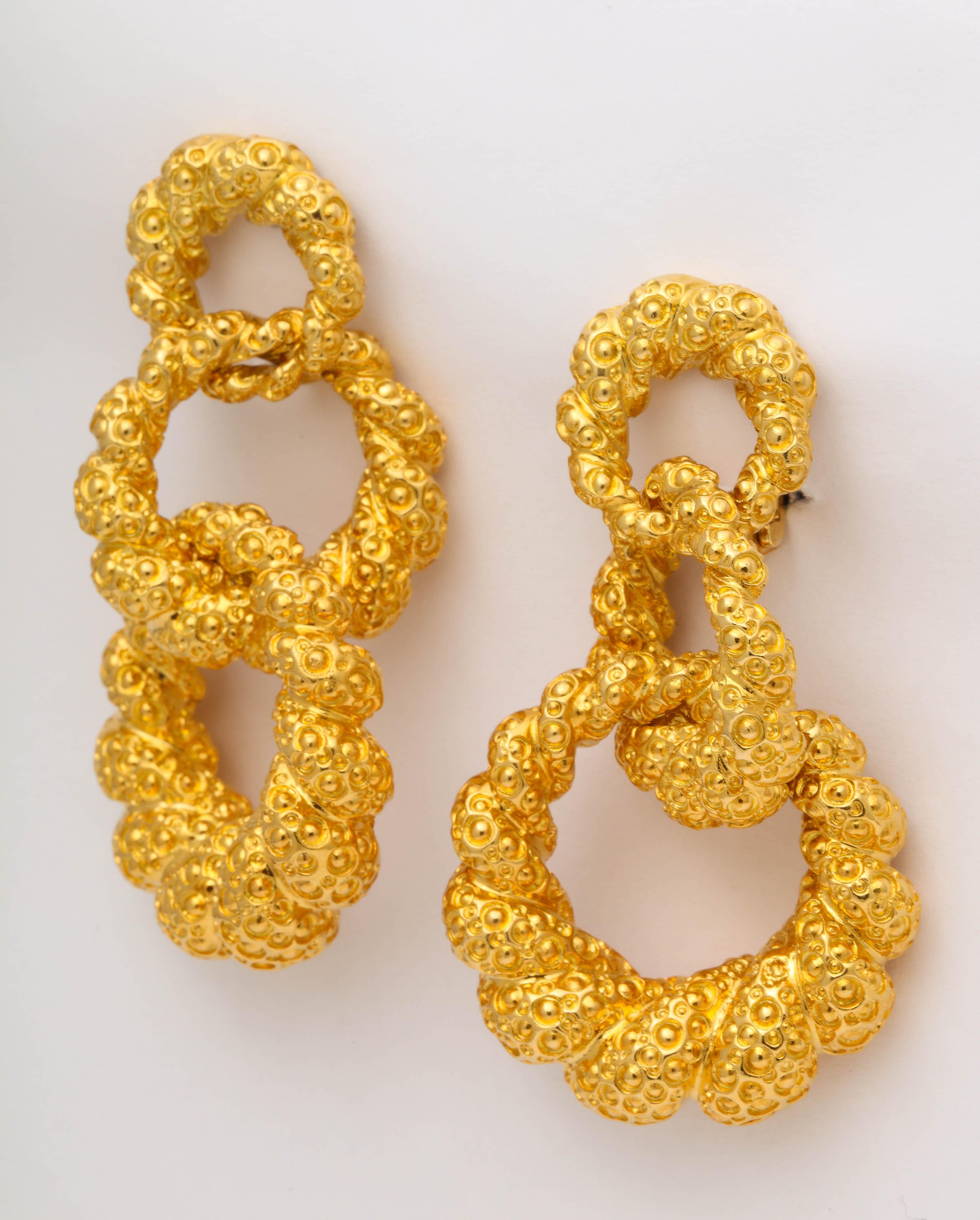 18 Karat Yellow Gold Graduated Triple Hoop Clip-On Earrings 3