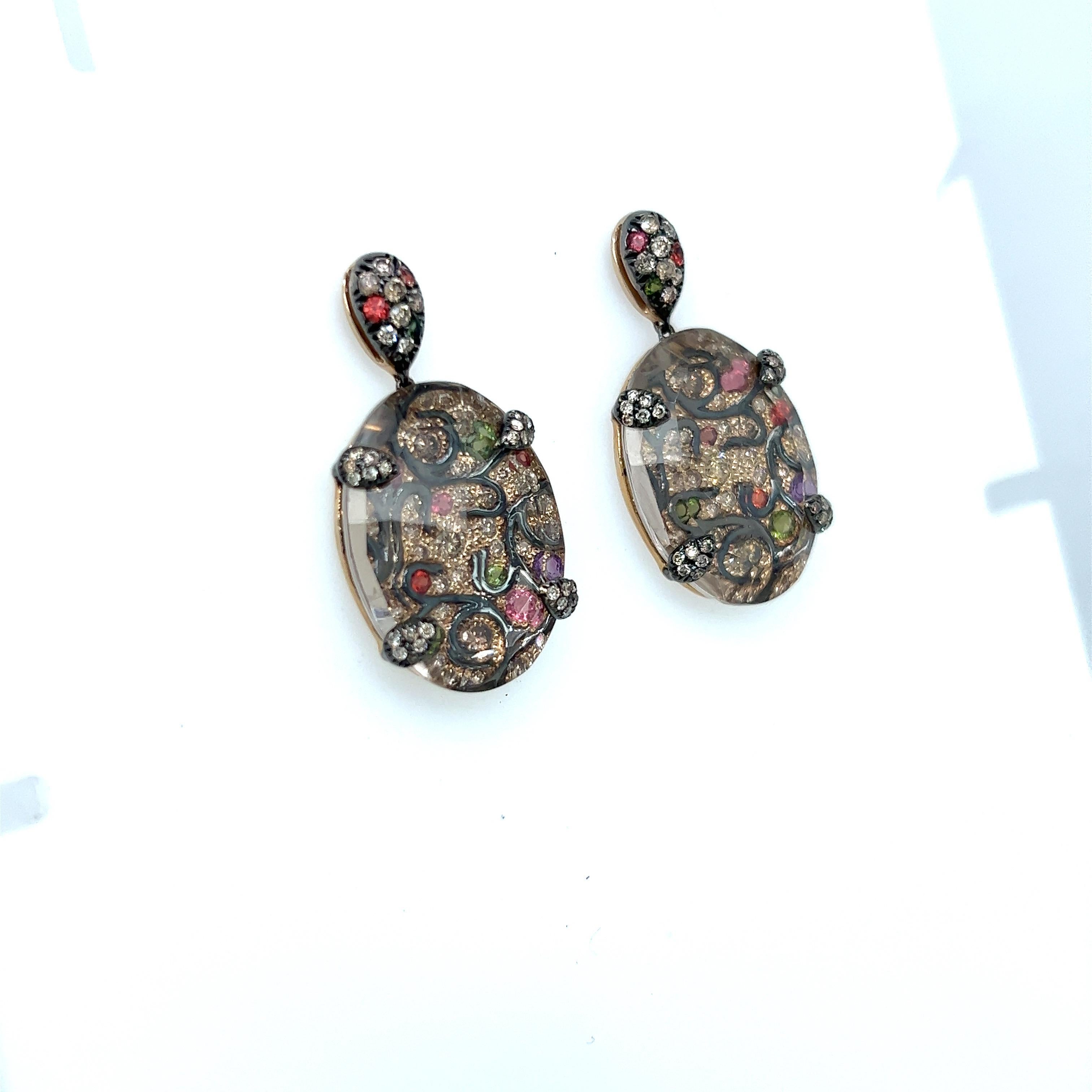 Round Cut 18KT Yellow Gold Hanging Earrings with 28.00 Brown Qtz. 1.80 Ct Brown Diamonds For Sale