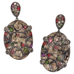 Orecchini pendenti in oro giallo 18KT con 28,00 Qtz marroni. 1,80 ct di diamanti marroni