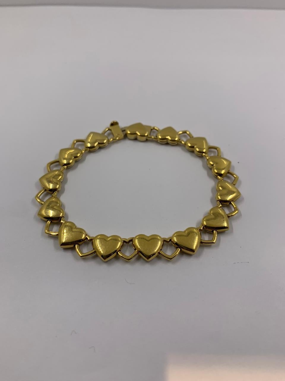 Women's 18 Karat Yellow Gold Heart Bracelet, 28.6 Grams For Sale