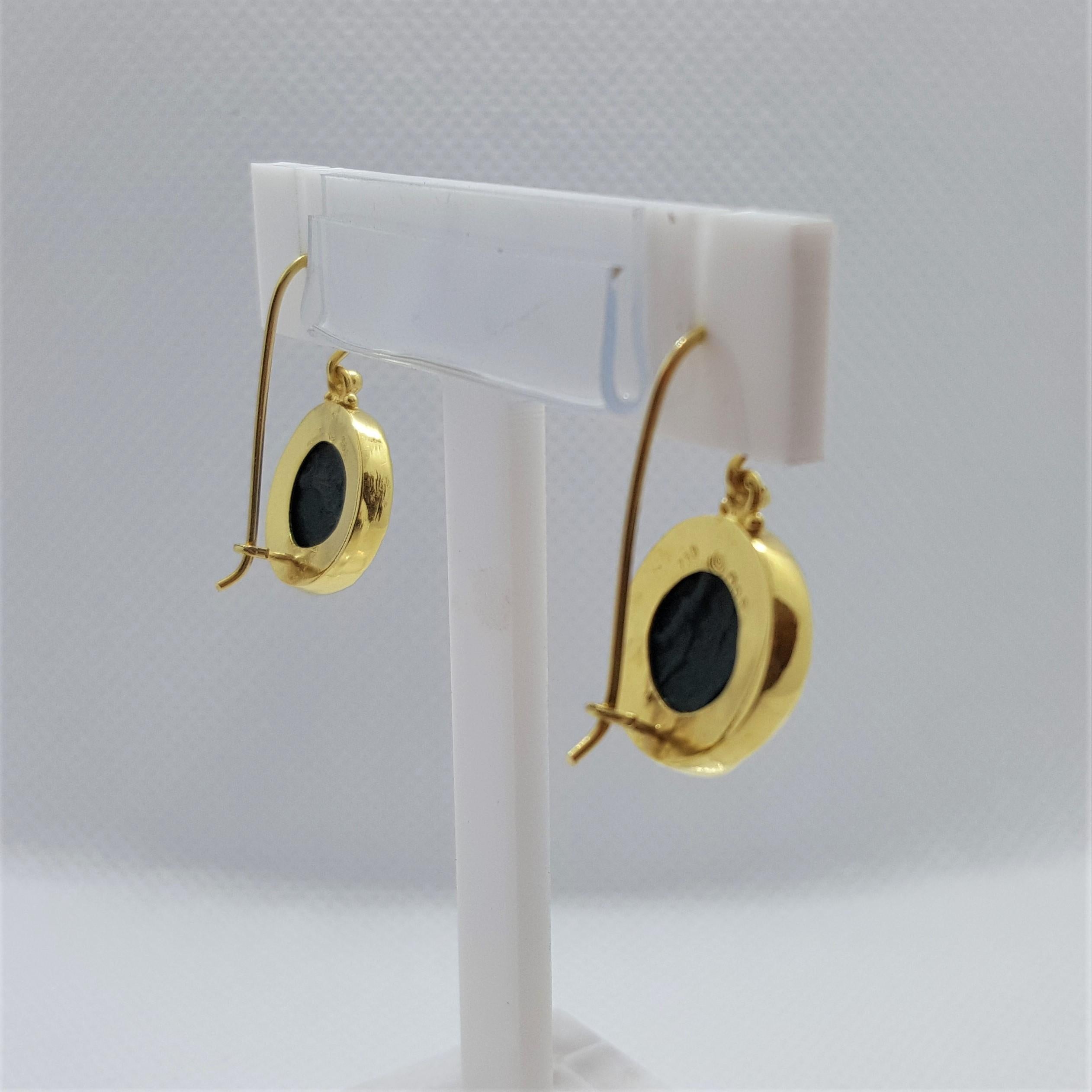 18kt Yellow Gold Hook-Style Dangle Ancient -Style Bezel Coin Earrings, Greece In Good Condition For Sale In Rancho Santa Fe, CA