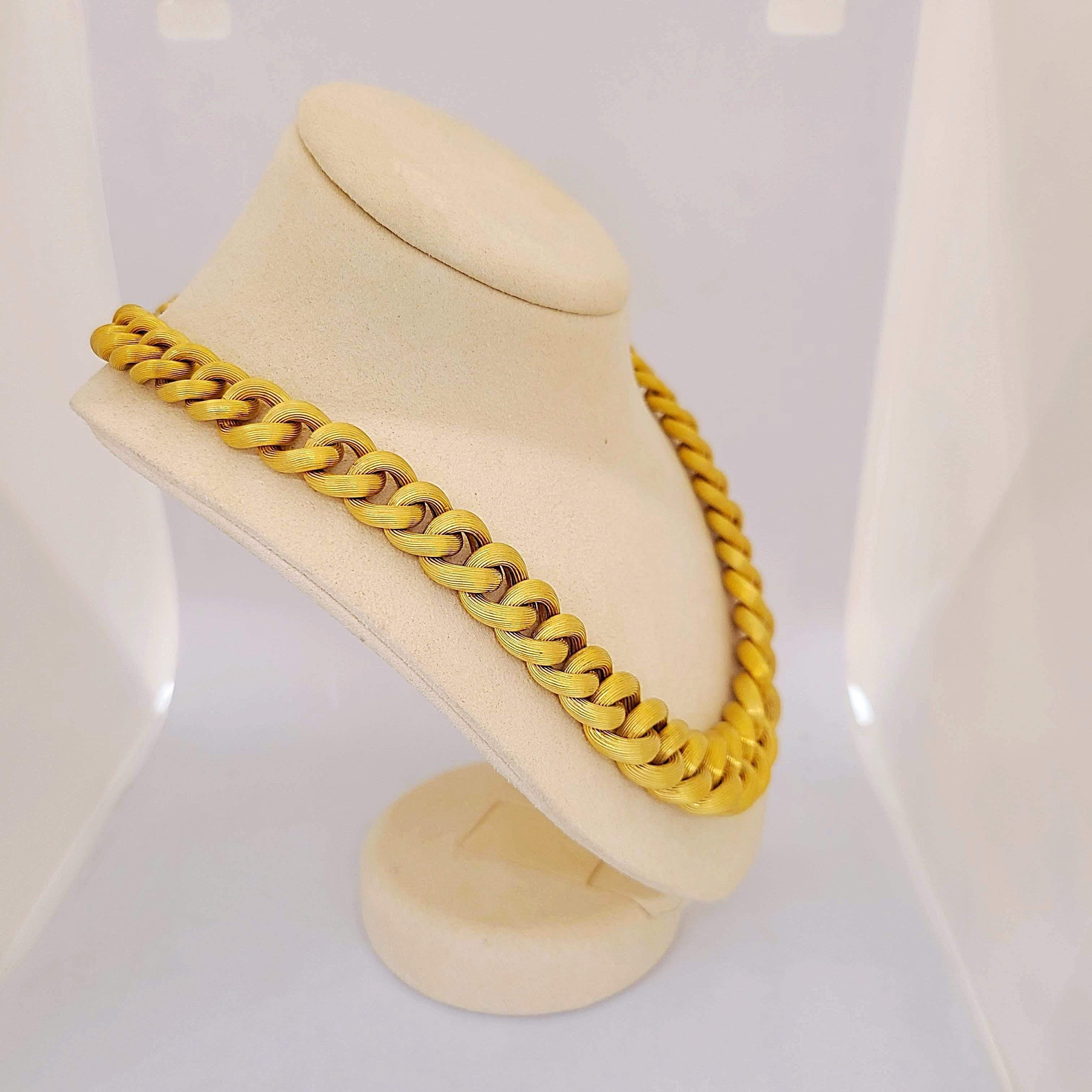 Contemporary 18 Karat Yellow Gold Italian Curbed Link Chain Necklace