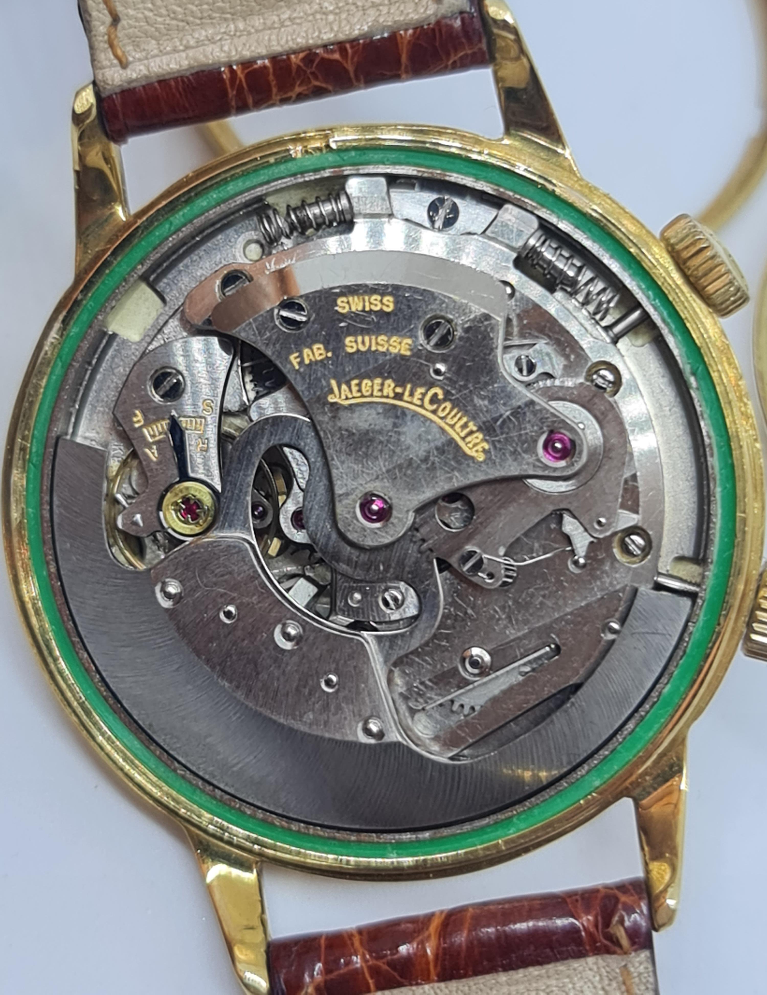 18kt yellow golden Jaeger Le Coultre Memovox Watch in perfectly working condition.

Movement: Automatic, Caliber K825

Functions: Hours, minutes, seconds, alarm.

Dial:  silver dial, with 18kt yellow gold indexes and hands, plexiglass, diameter