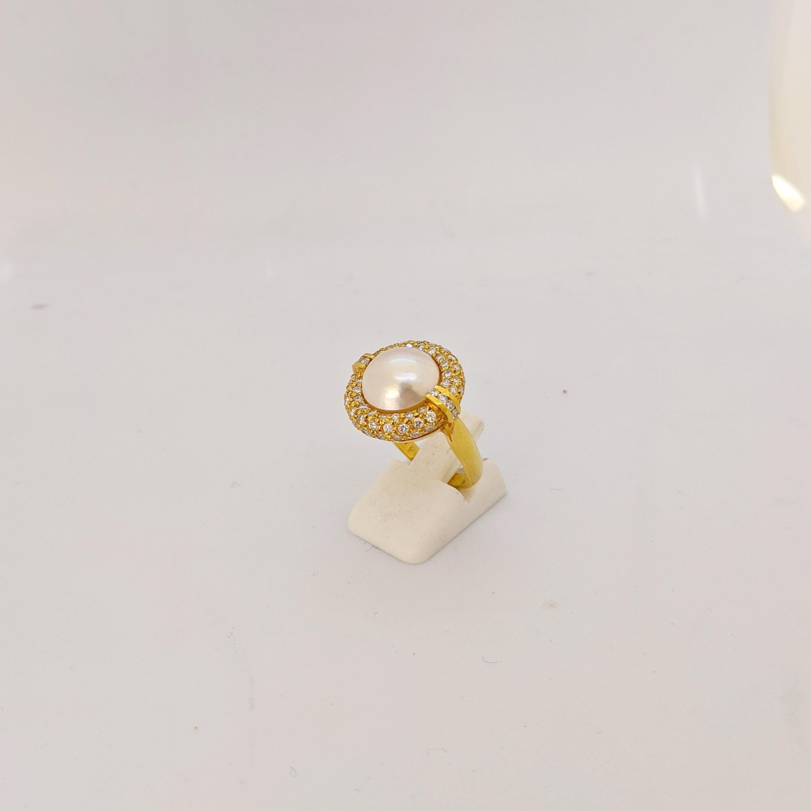 Contemporary 18 Karat Yellow Gold Mabe Pearl Ring with 1.45 Carat Diamond Halo For Sale
