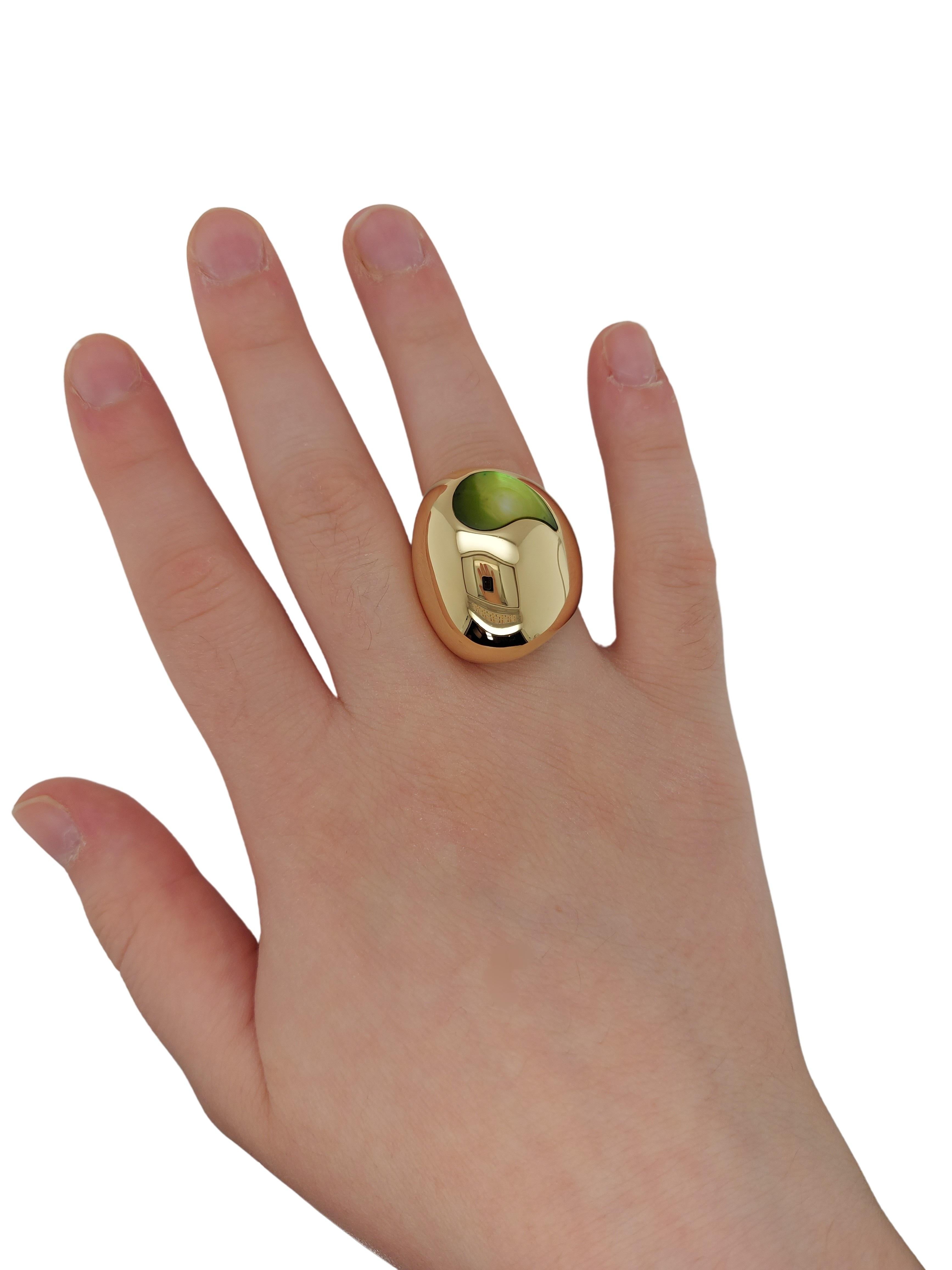 Artisan 18kt Yellow Gold Mattioli Ring with Mother of Pearl For Sale