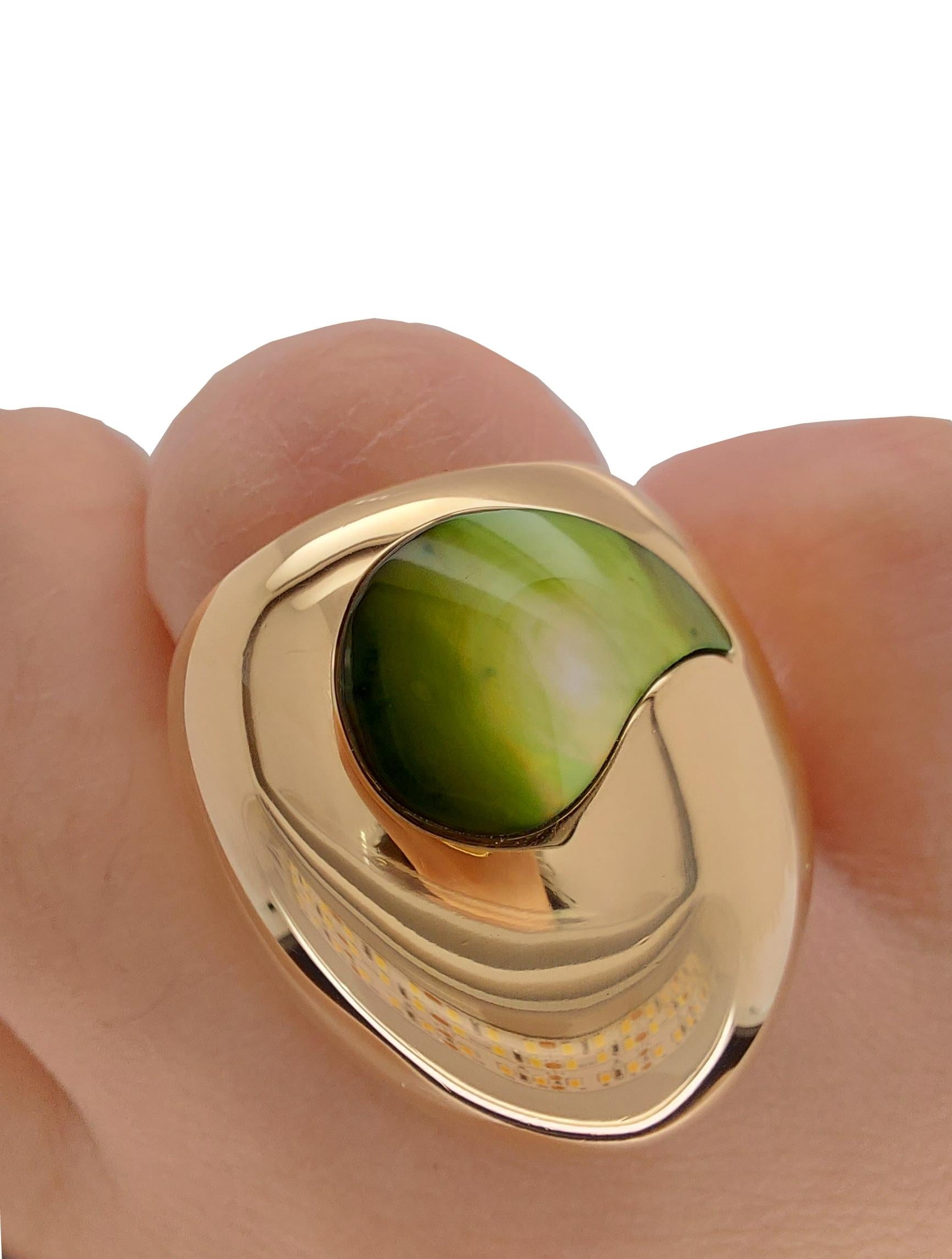 Pear Cut 18kt Yellow Gold Mattioli Ring with Mother of Pearl For Sale