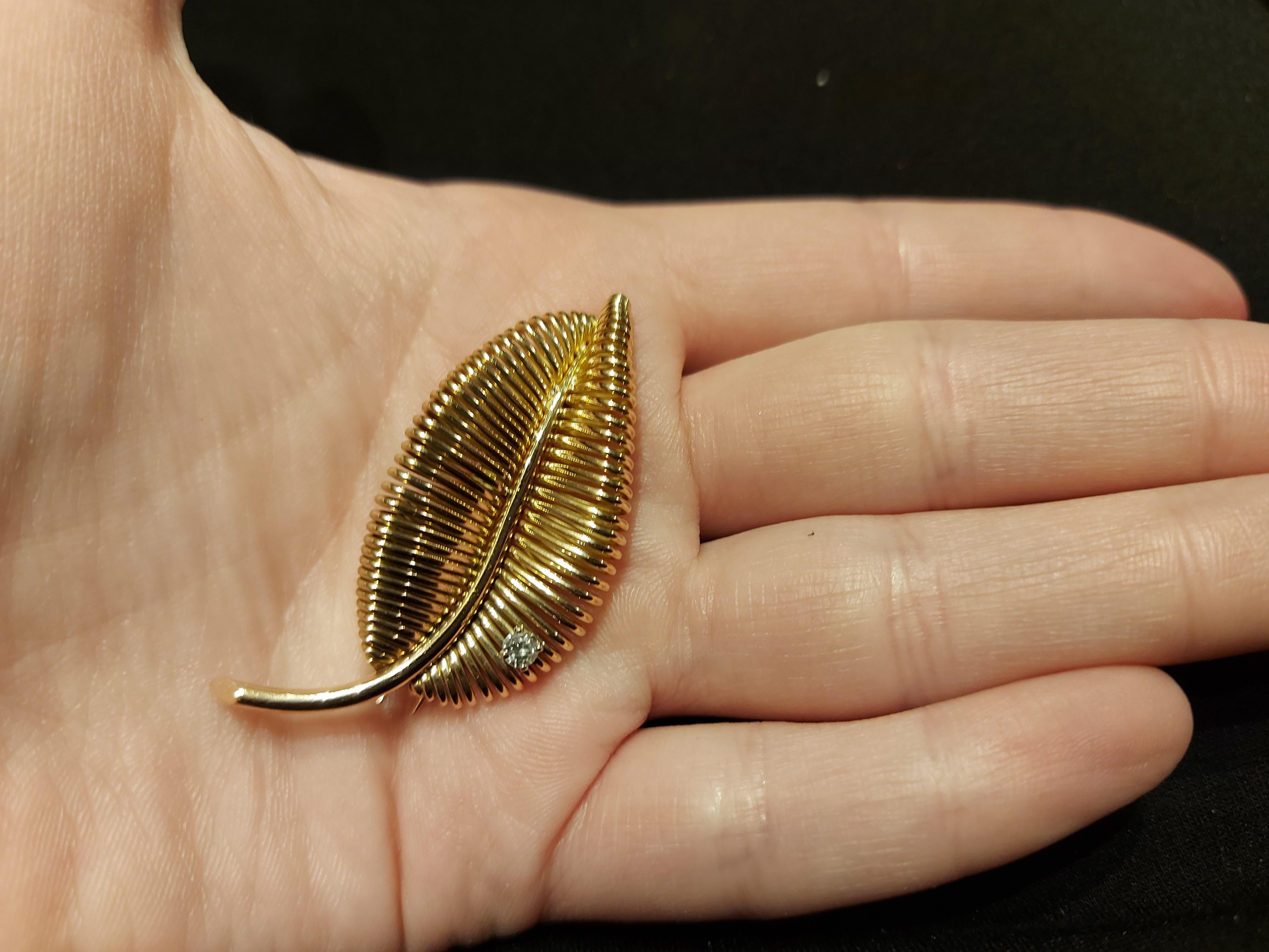 18 Karat Yellow Gold Mauboussin Paris Leaf Pin / Brooch from the 1940 For Sale 5