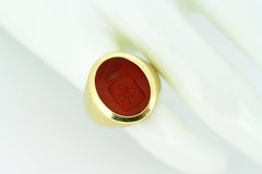 18 Karat Yellow Gold Men's Ring with Carnelian Seal with Coats of Arms