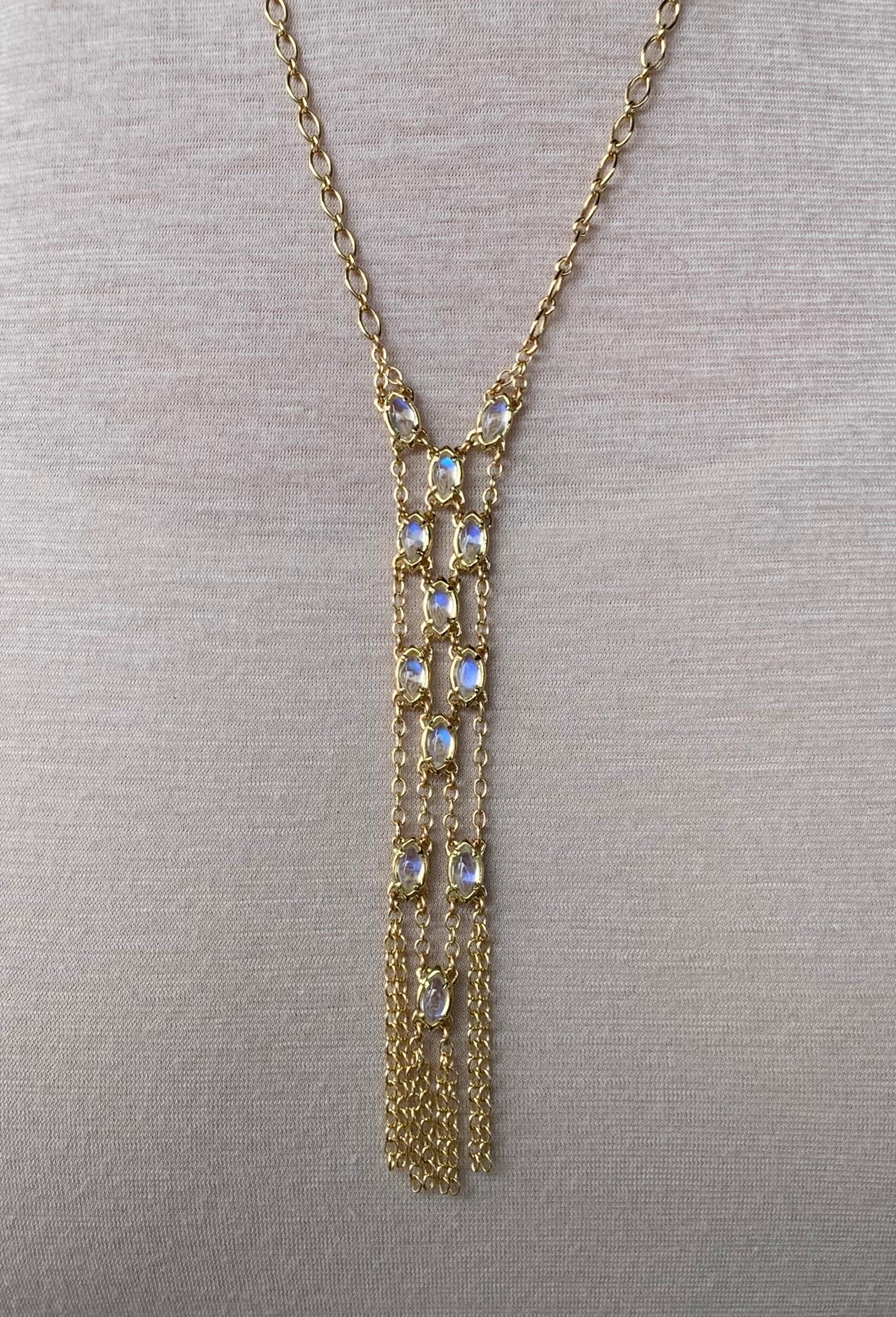 18kt Yellow Gold Mesh Chain Necklace with Moonstone Marquise Cabochon For Sale 1