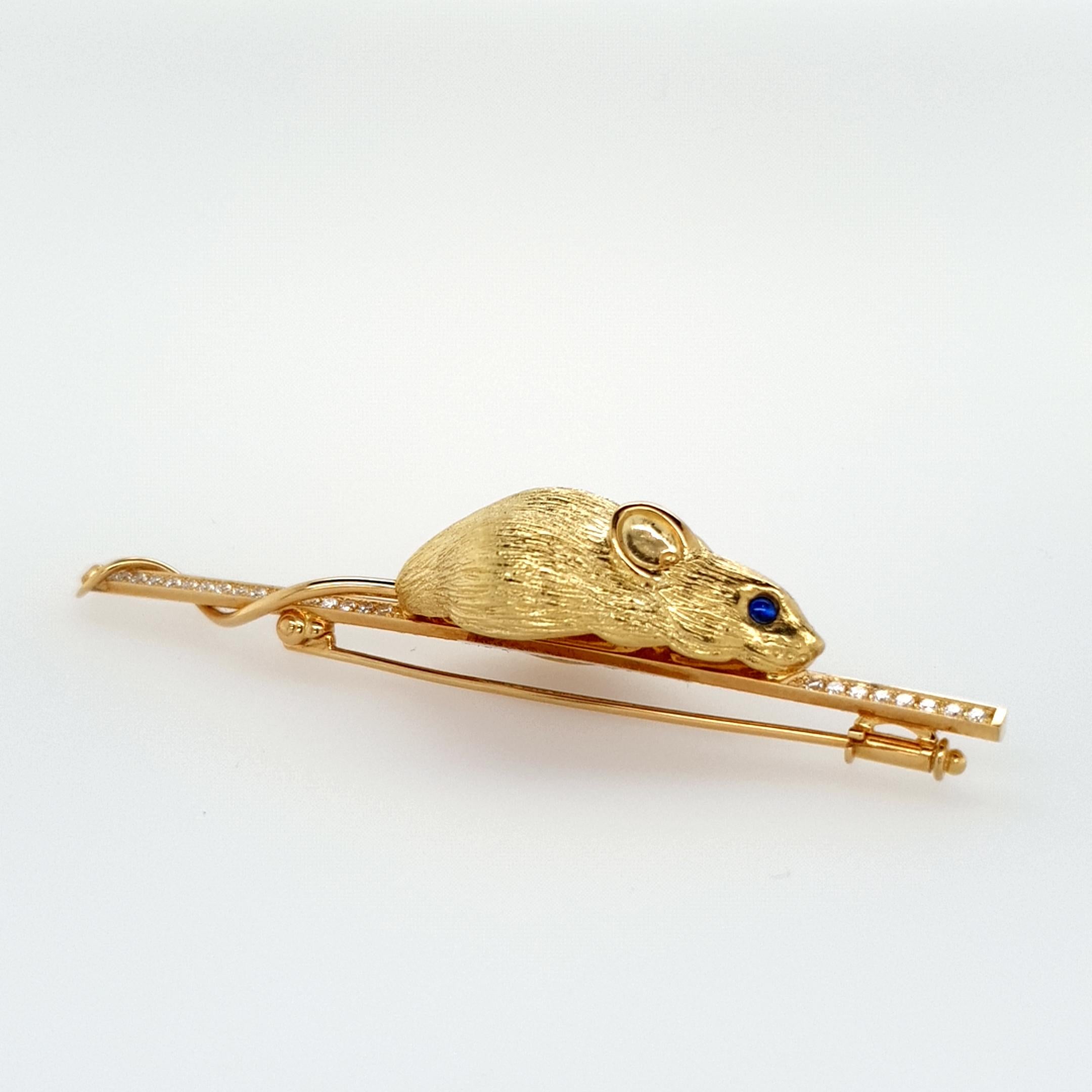 18kt Yellow Gold Mouse Brooch with Sapphire and Diamonds 2