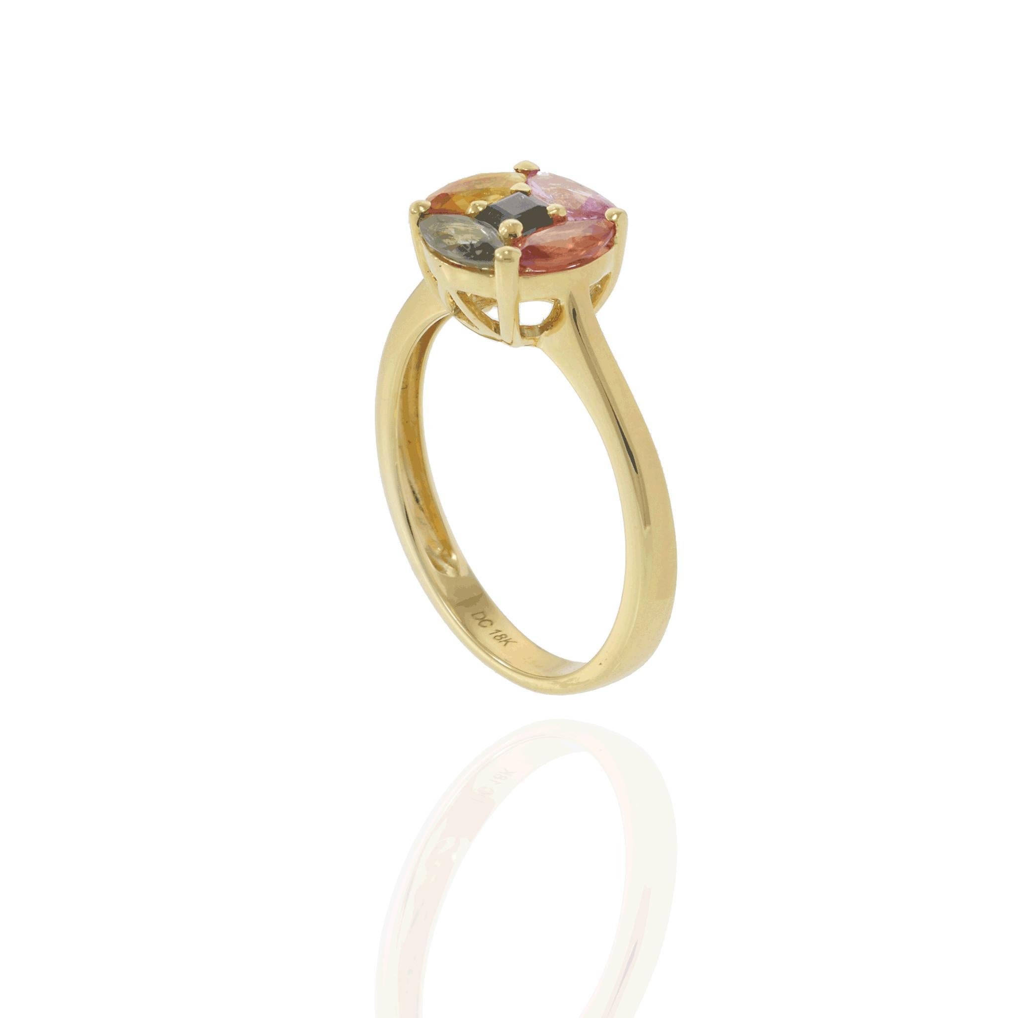 18KT Yellow Gold Multi-Color Sapphire Circle Ring In New Condition For Sale In New York, NY