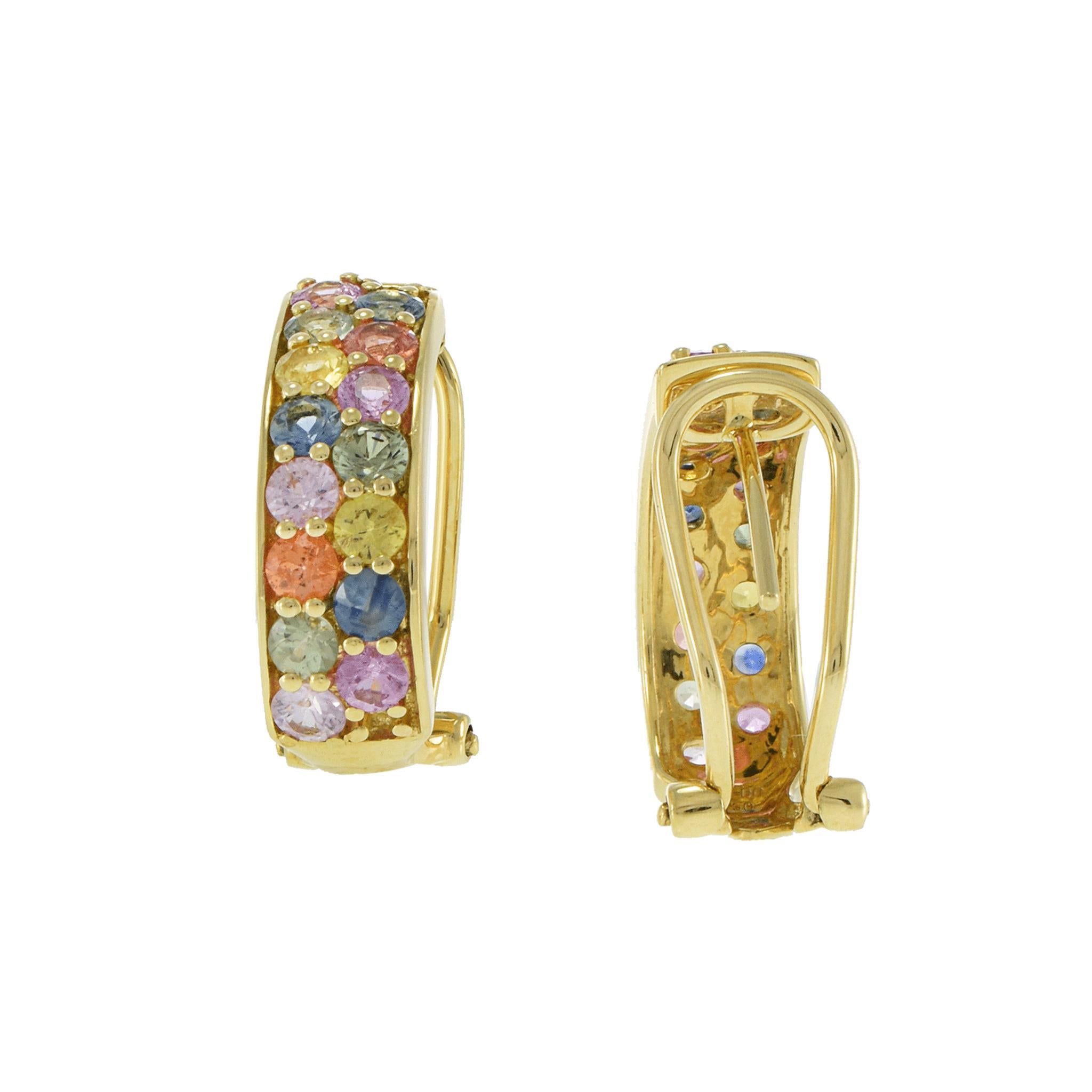 18KT Gelbgold Multi-Color Saphir Huggie-Ohrringe im Zustand „Neu“ im Angebot in New York, NY