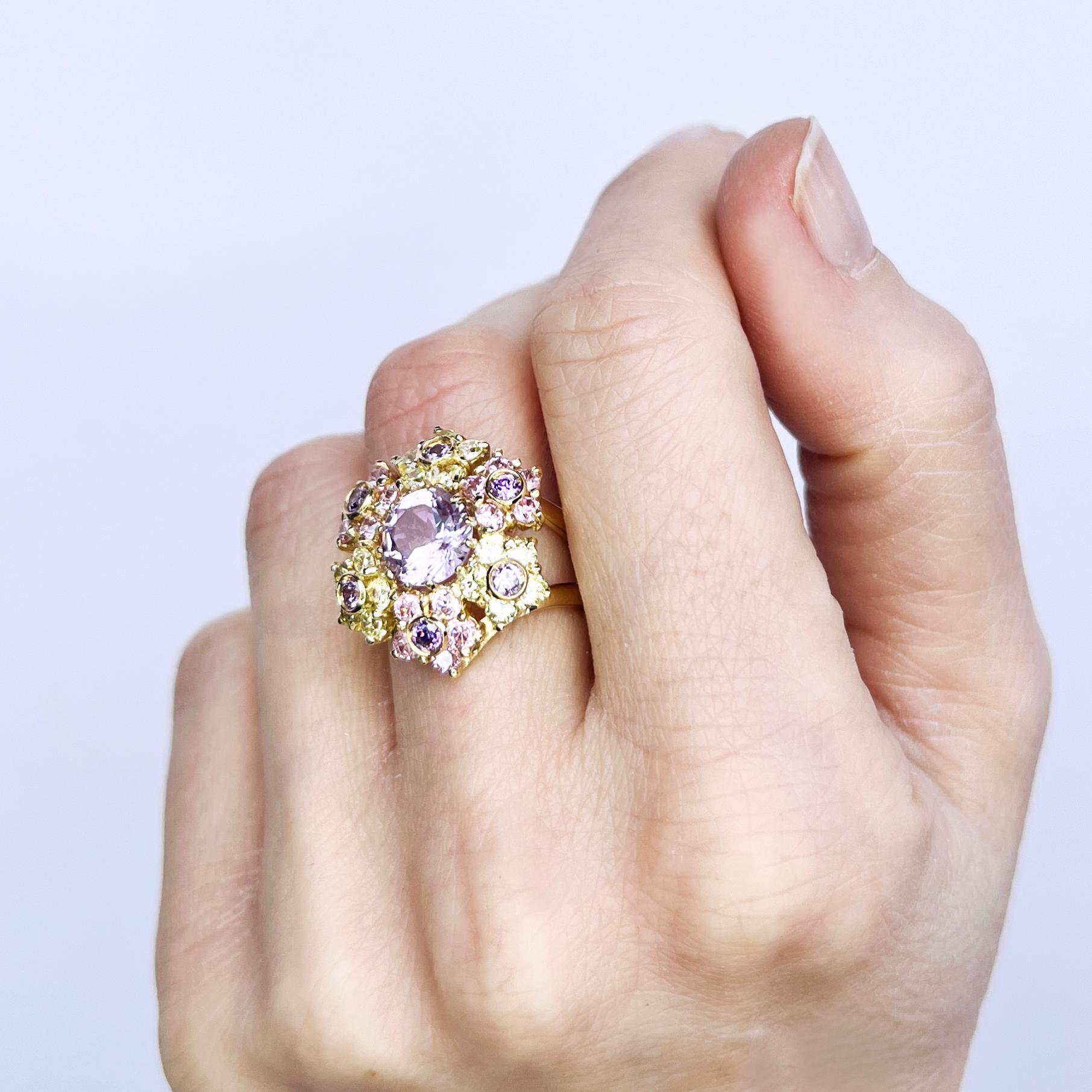 18Kt Yellow Gold Multi Colour Stones  Fashion Cocktail  Modern Ring For Sale 8