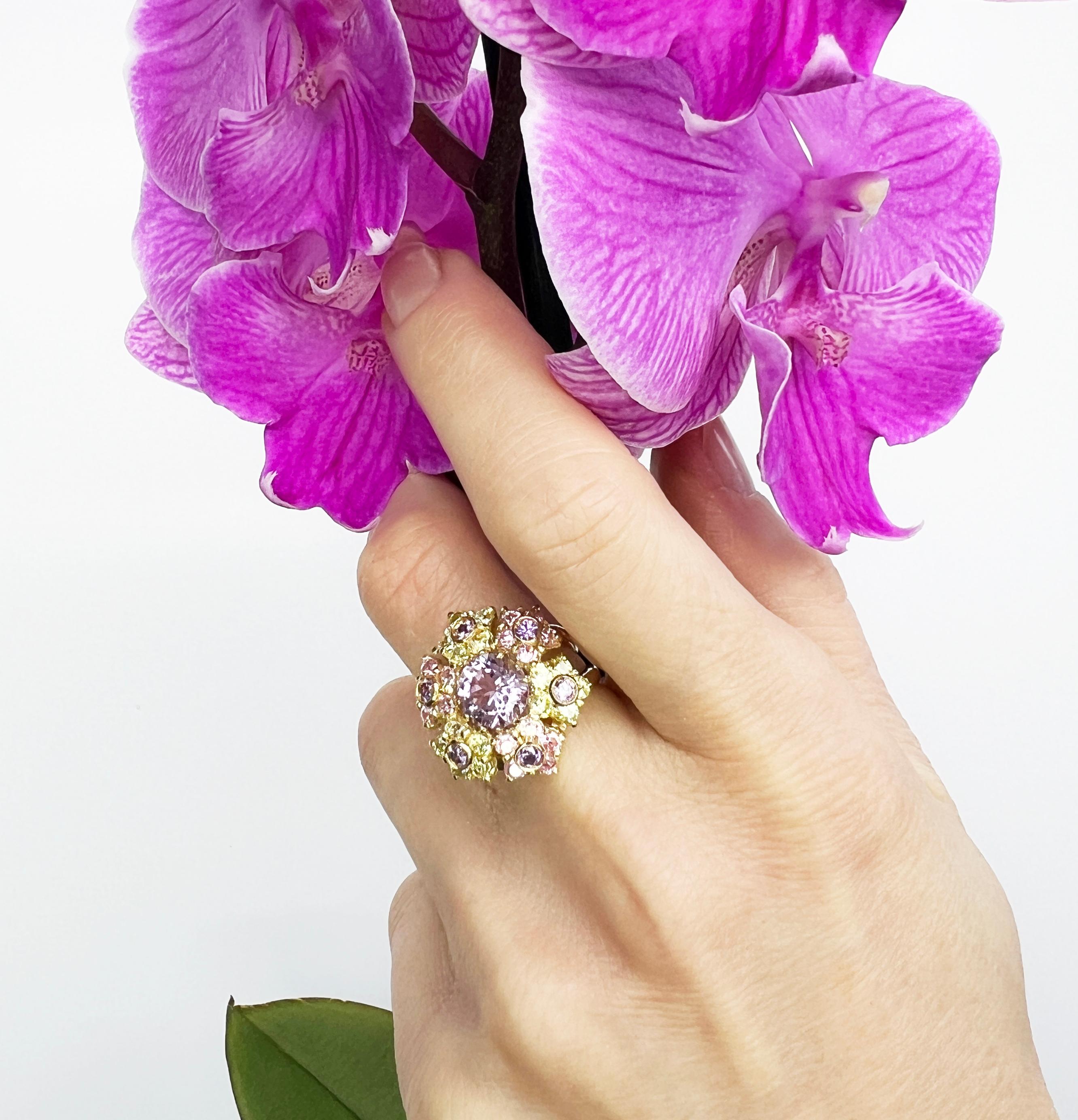 18Kt Yellow Gold Multi Colour Stones  Fashion Cocktail  Modern Ring In New Condition For Sale In GALLARATE, IT