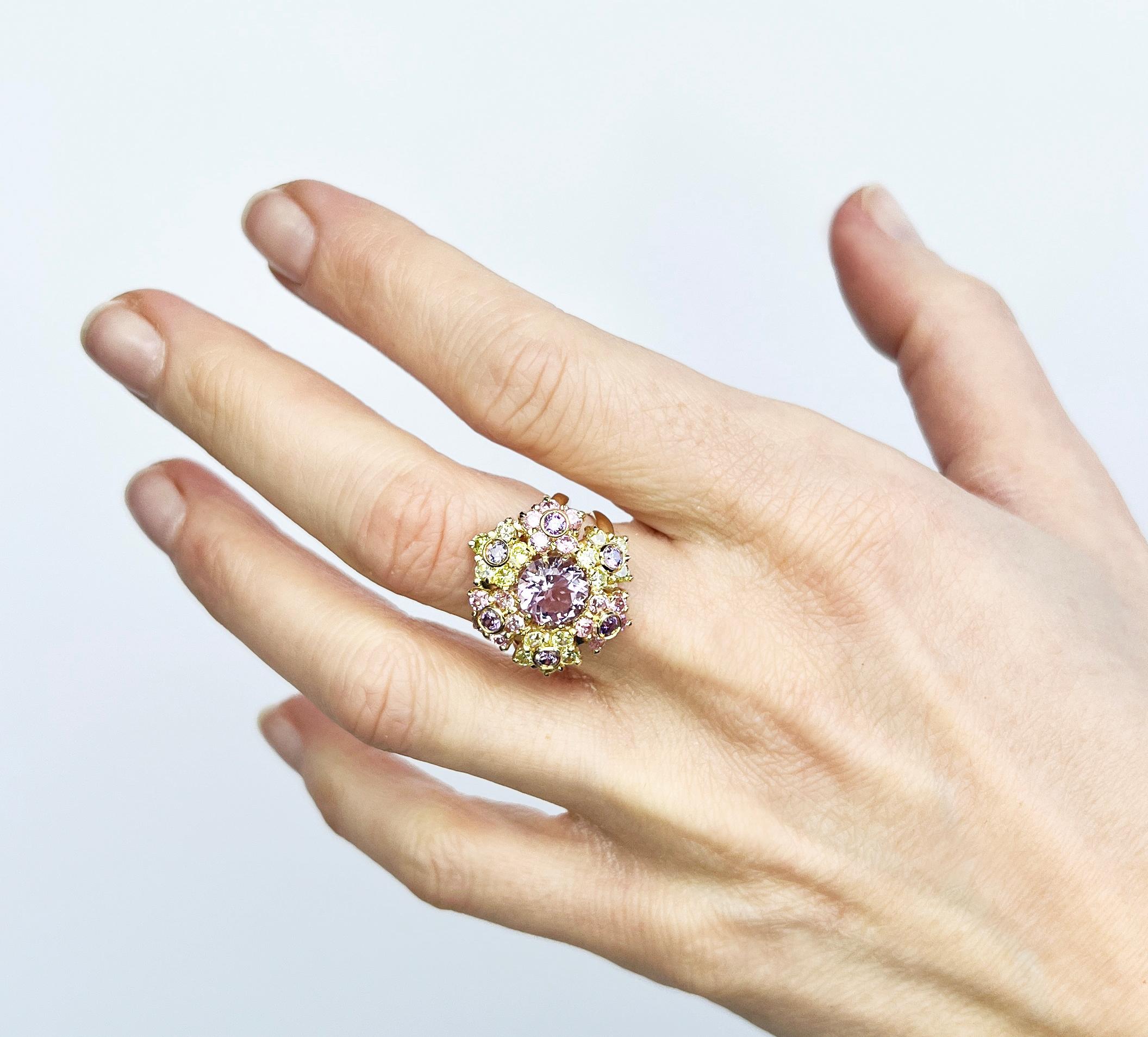 18Kt Yellow Gold Multi Colour Stones  Fashion Cocktail  Modern Ring For Sale 1